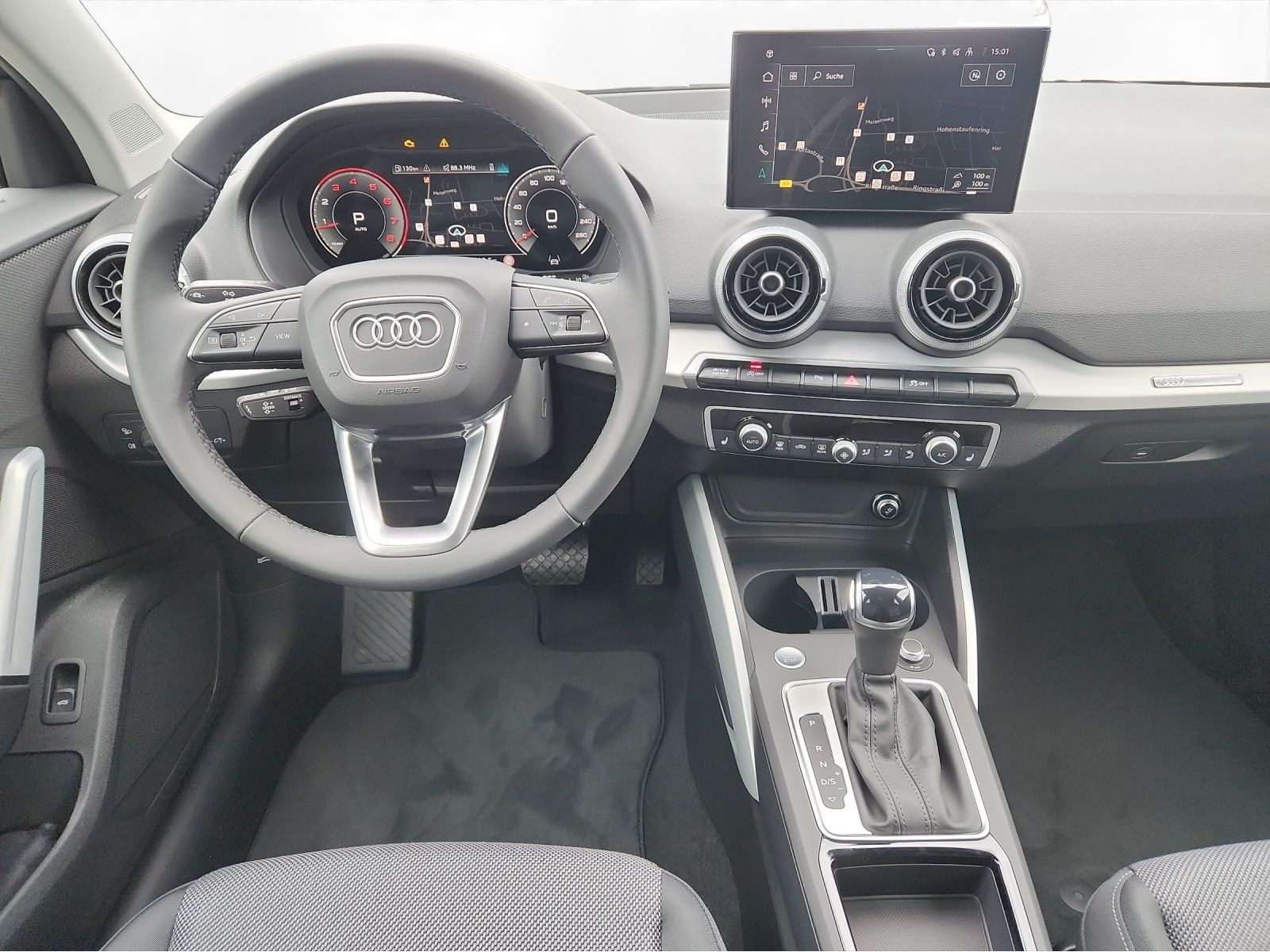Audi - Q2_18