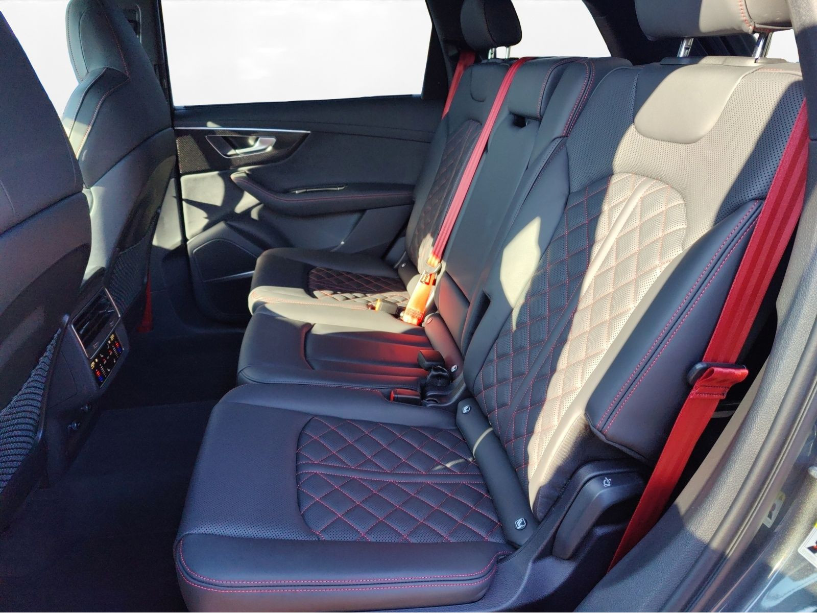 Audi - SQ7_6
