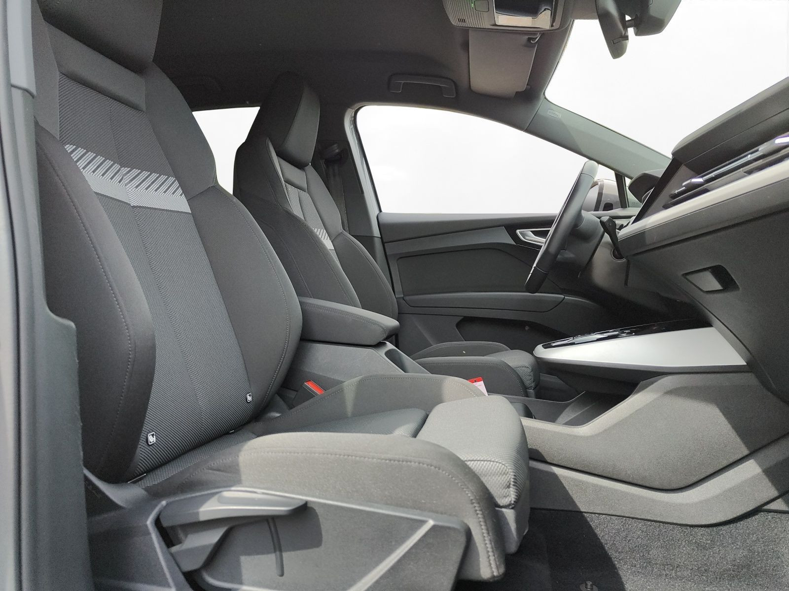 Audi - Q4 e-tron_13