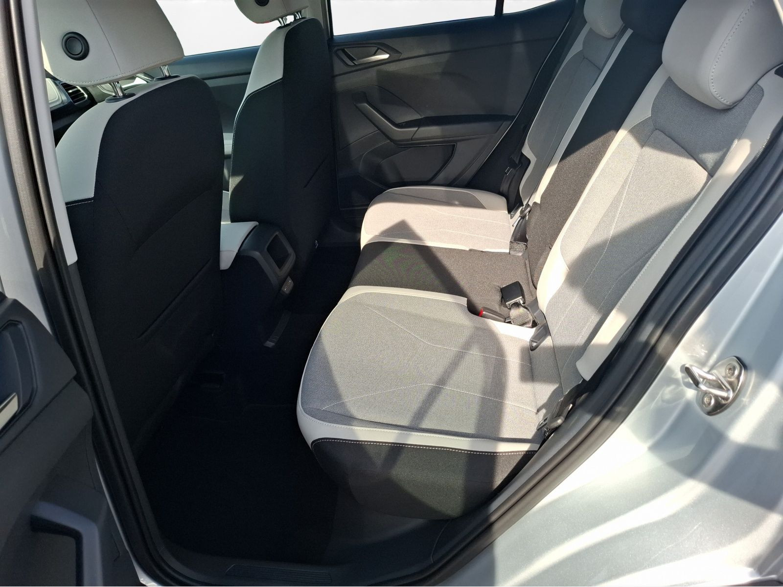 Volkswagen - T-Cross_5