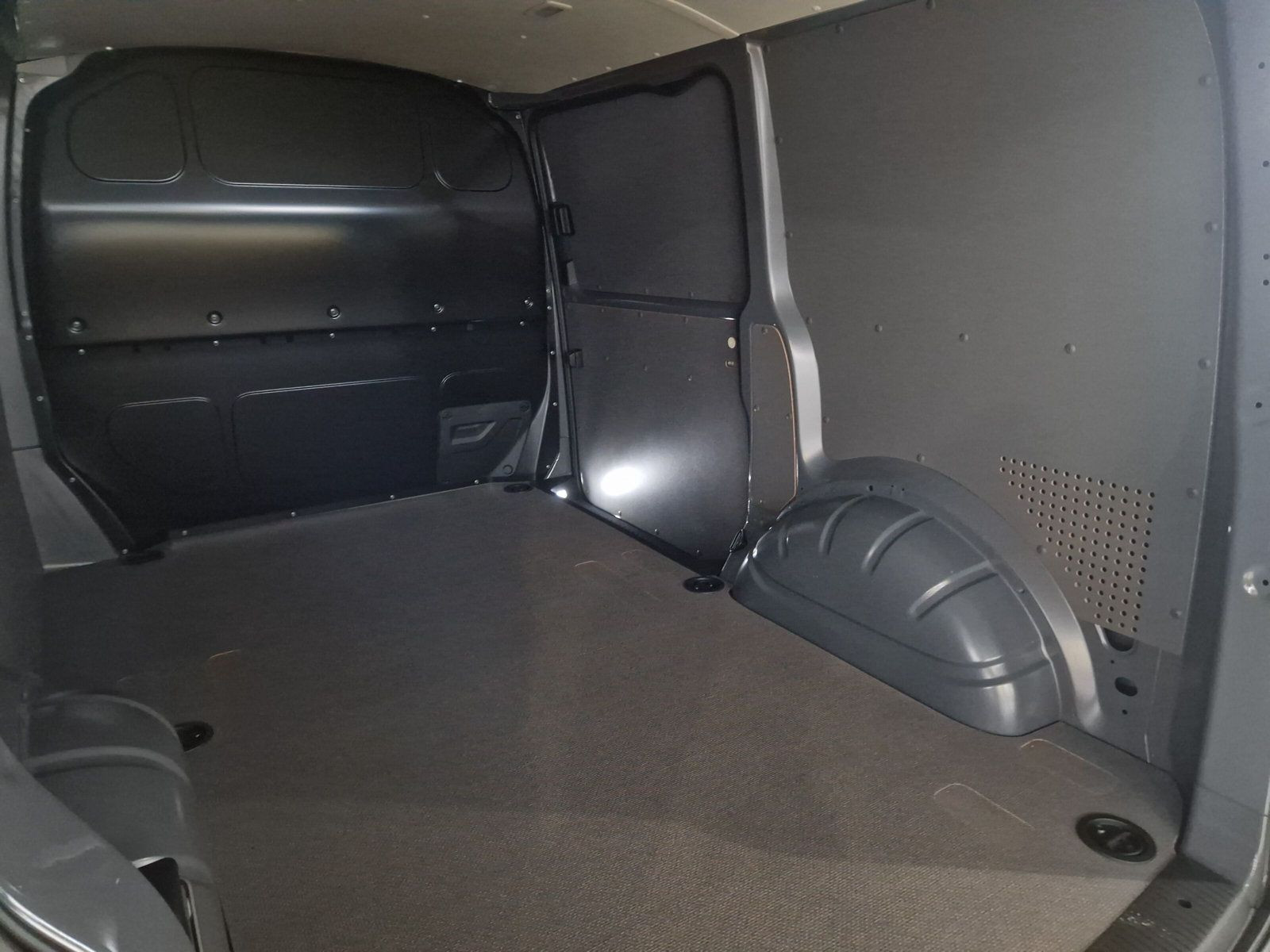 Volkswagen - T6.1 Transporter_9