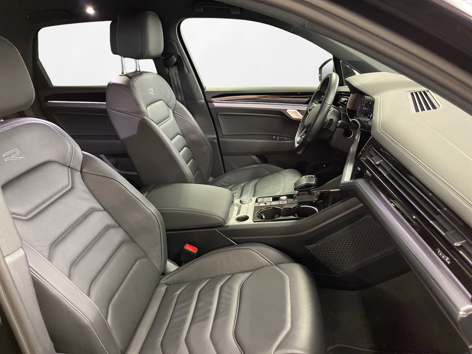 Volkswagen - Touareg_18