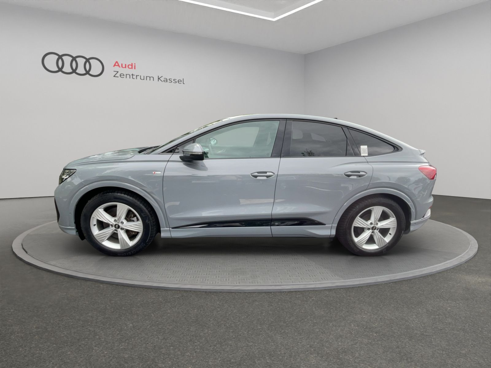 Audi - Q4 Sportback e-tron_4
