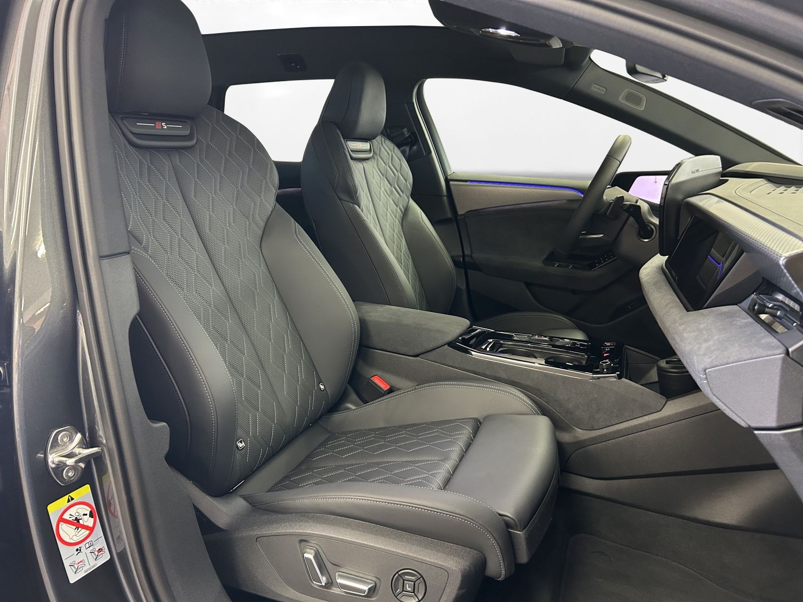 Audi - S6 Avant e-tron_18