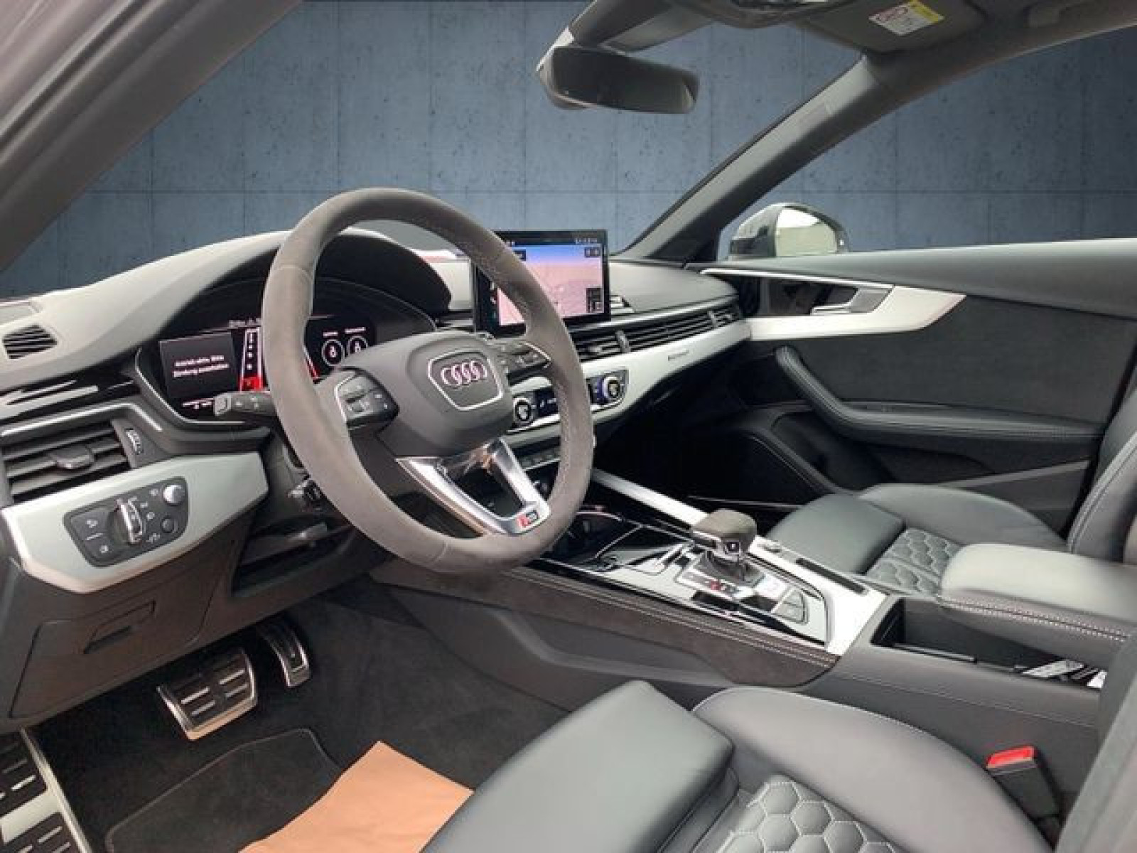 Audi - RS 4 Avant_11