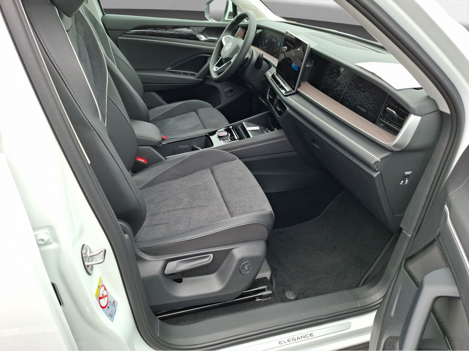 Volkswagen - Tayron_11
