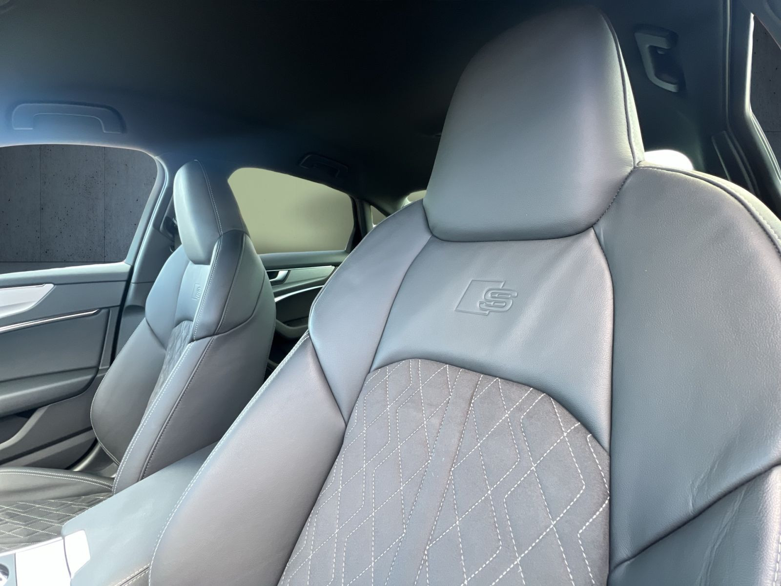 Audi - S6 Limousine_27