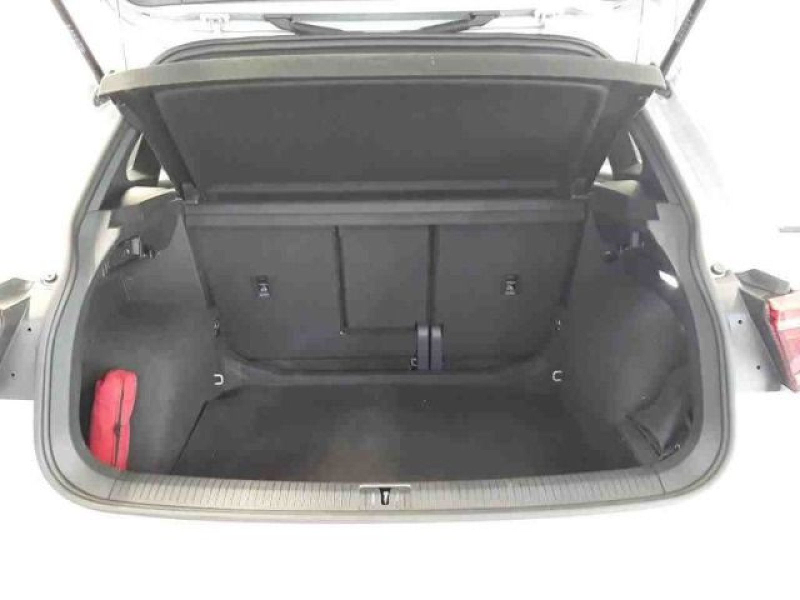 Volkswagen - Tiguan_11