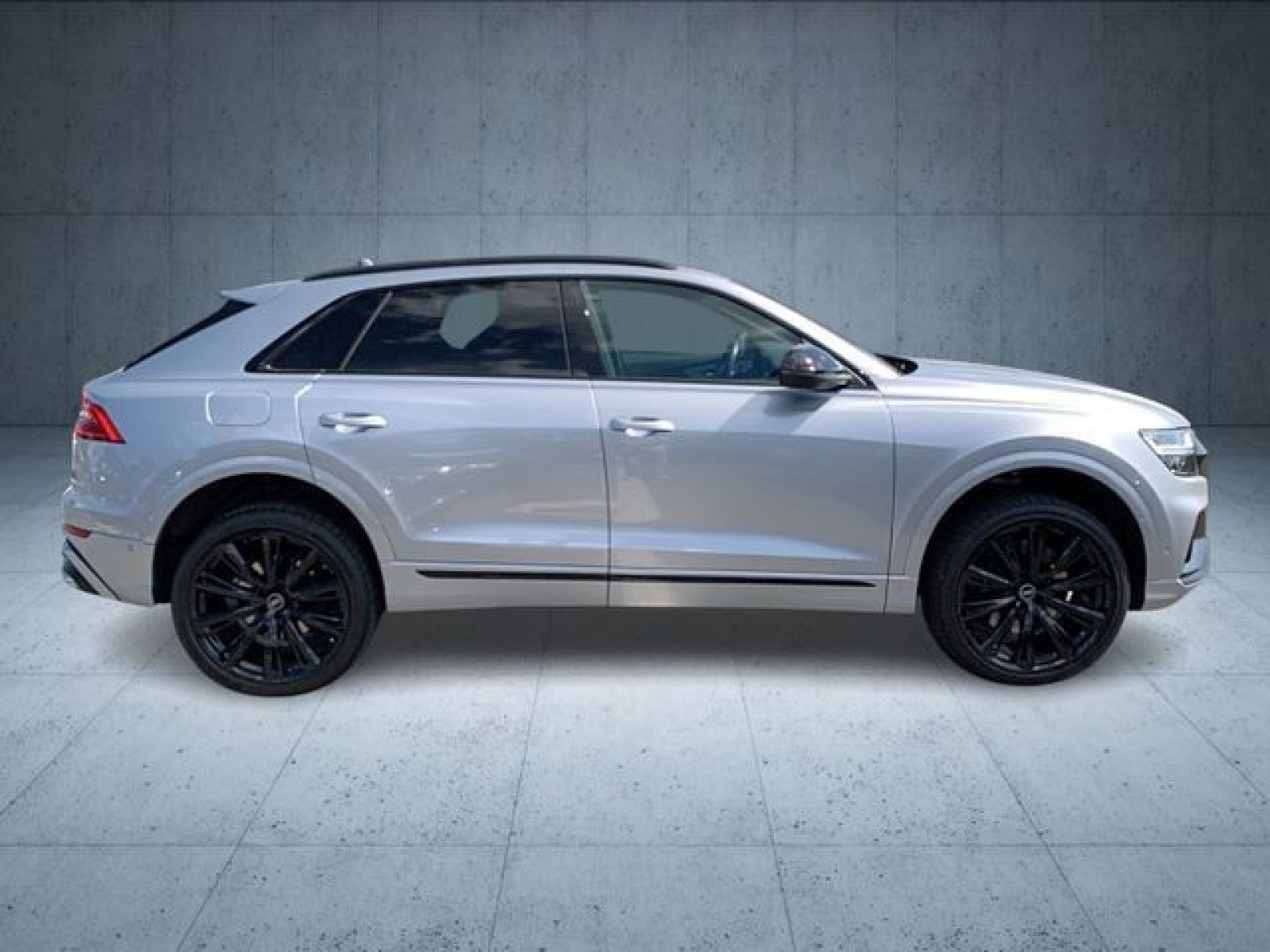 Audi - SQ8_9