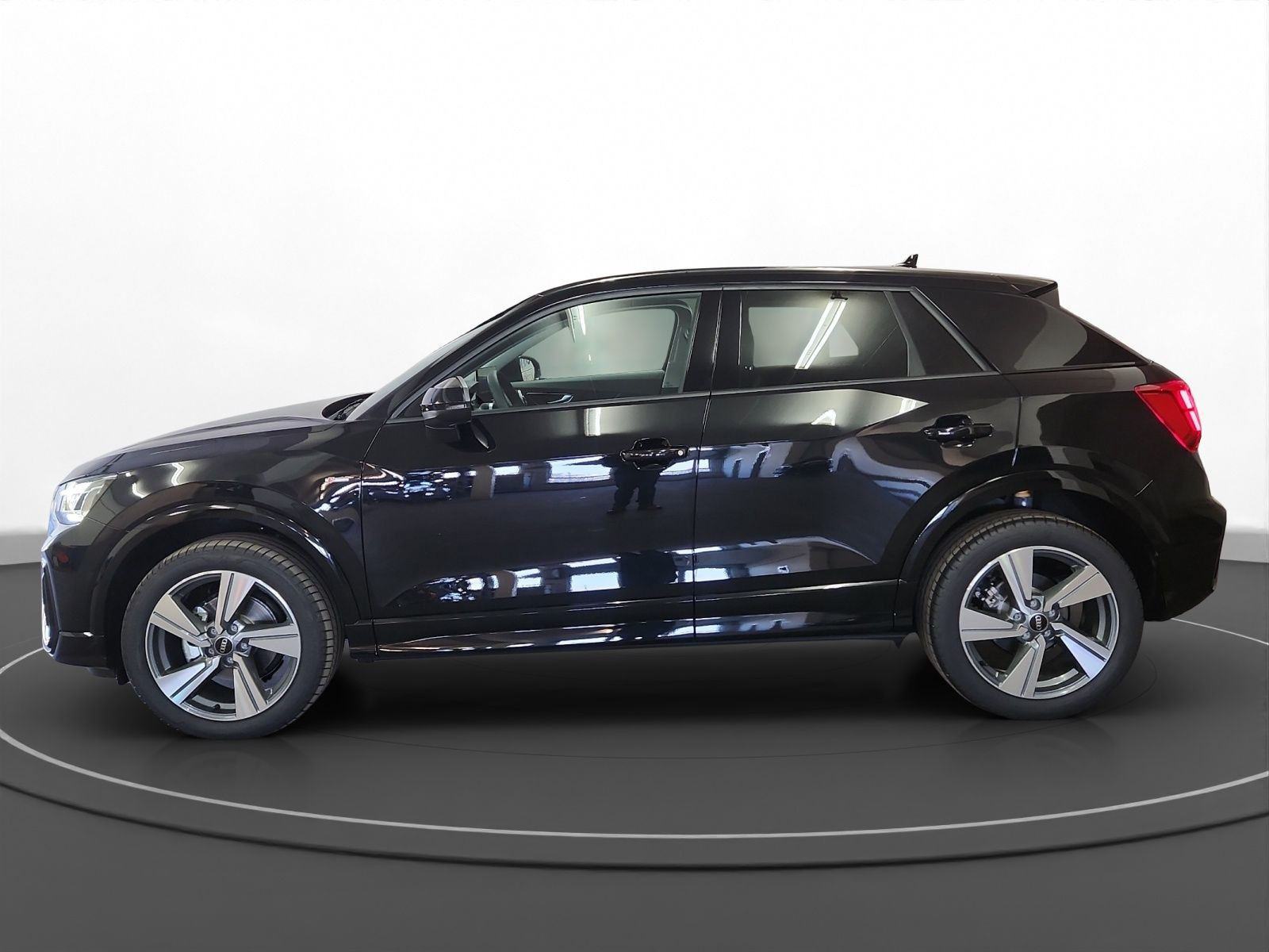 Audi - Q2_6