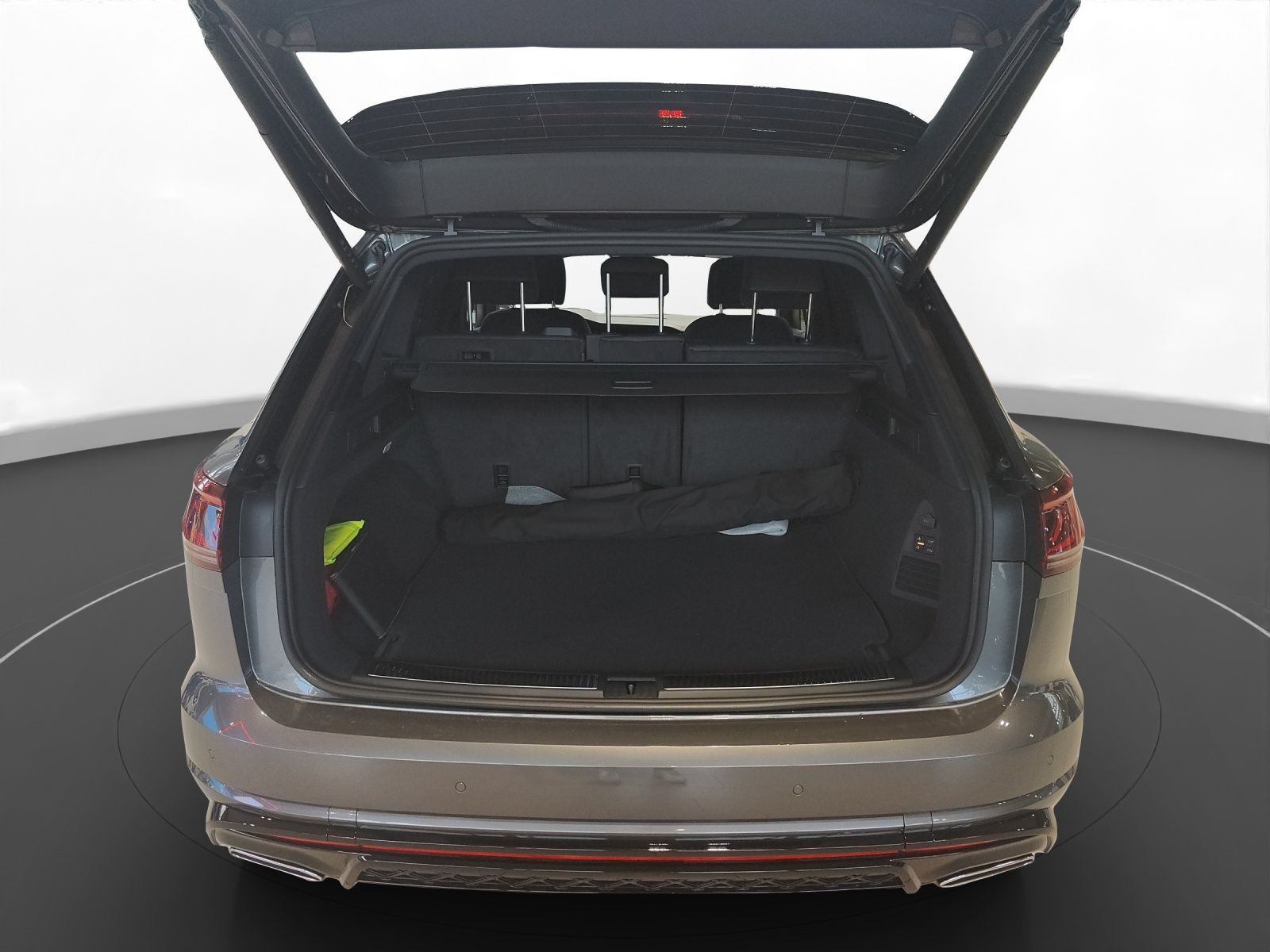 Volkswagen - Touareg_12