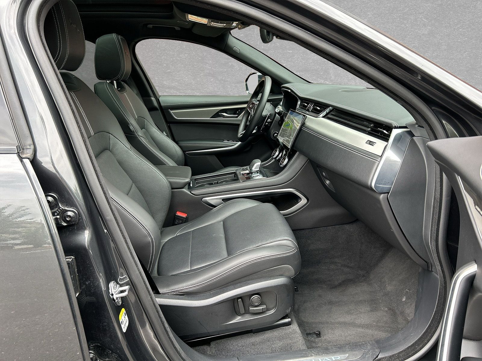 Jaguar - F-Pace_3