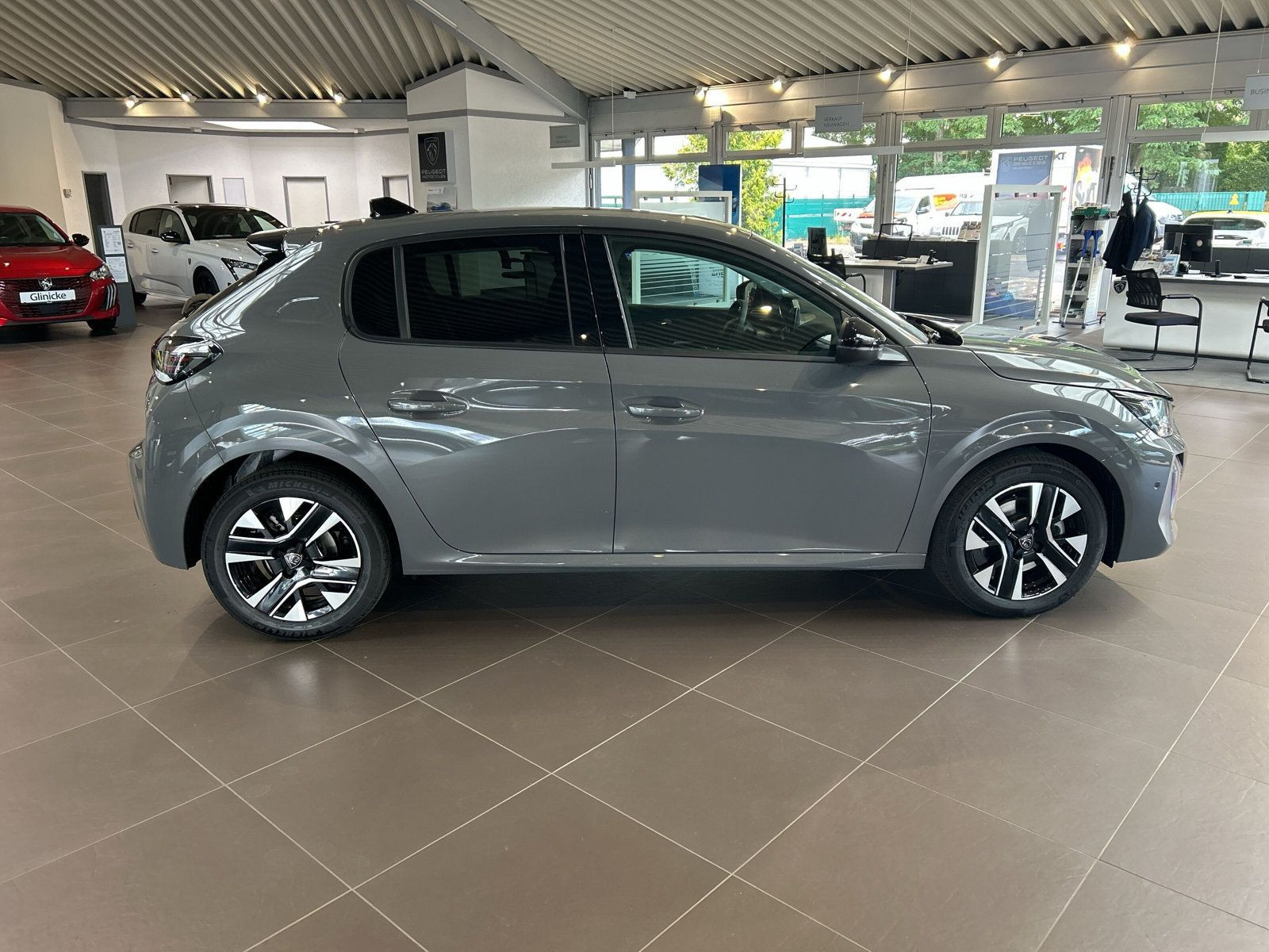 Peugeot - 208_5