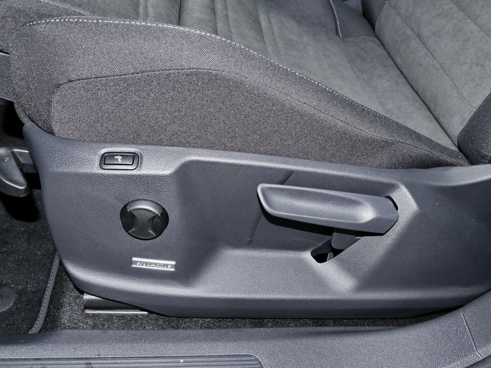 Volkswagen - Touran_12