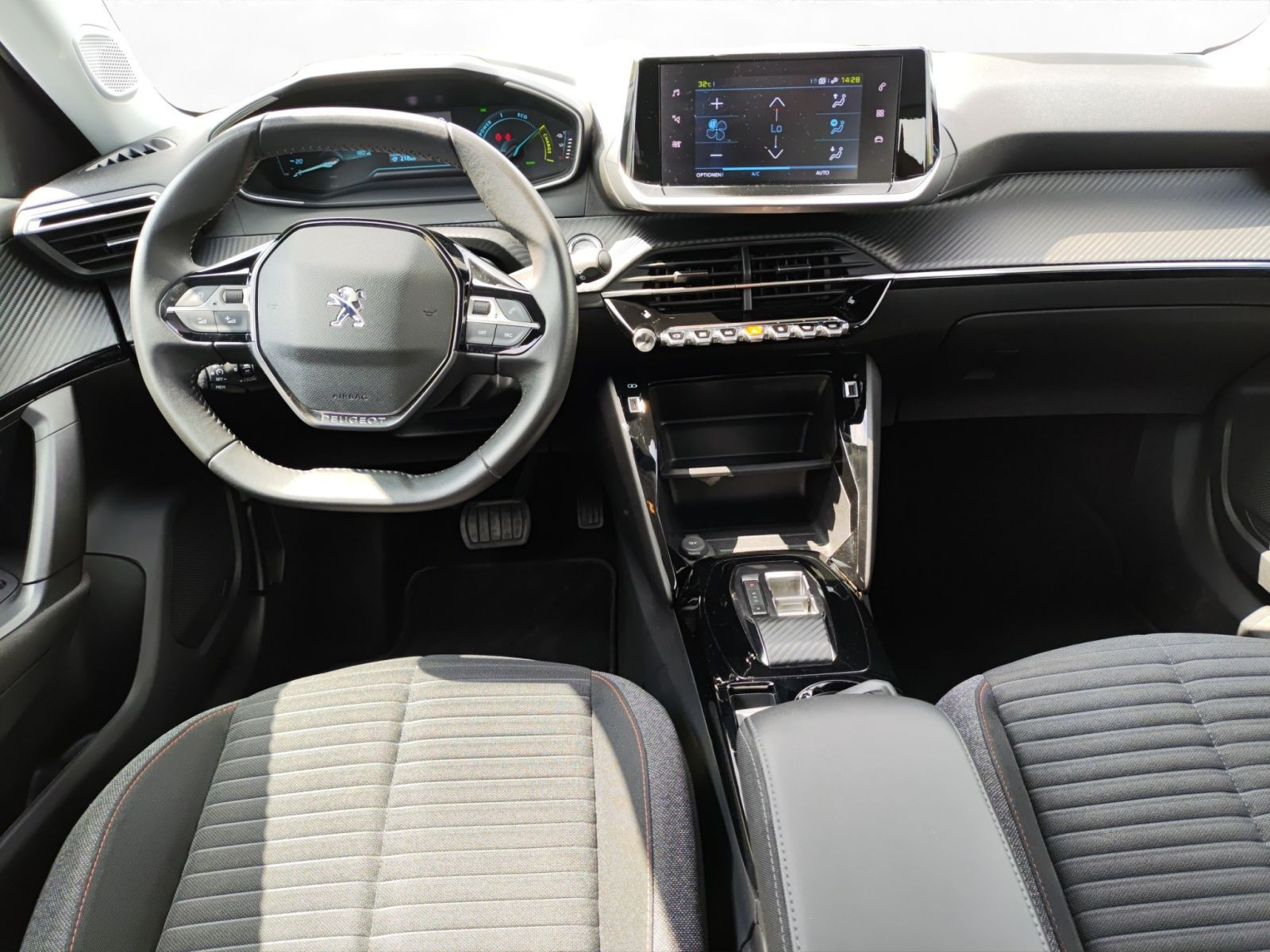 Peugeot - 2008_10