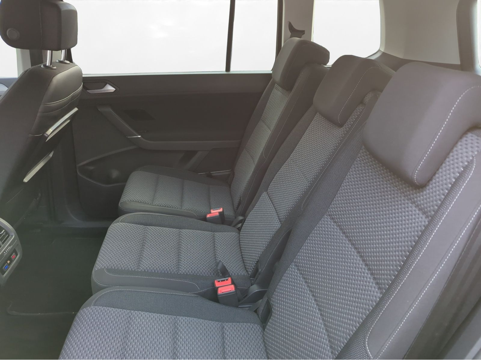 Volkswagen - Touran_5