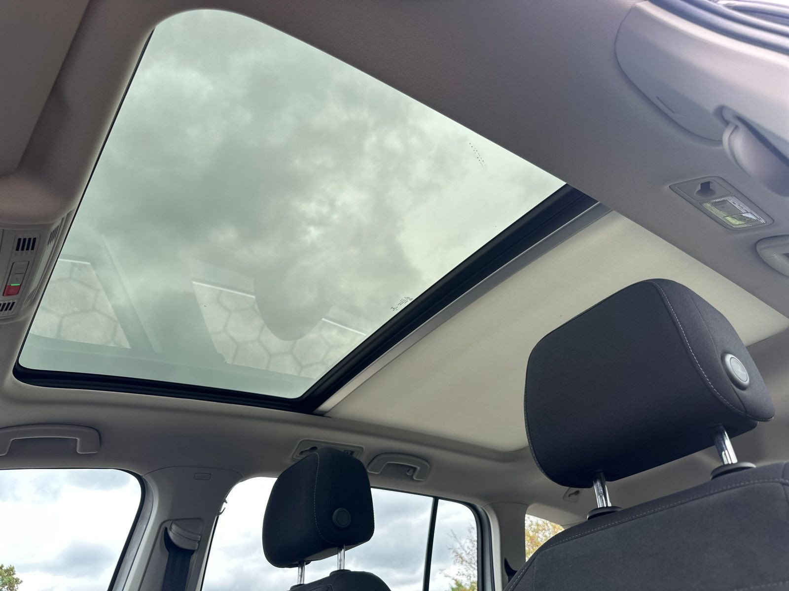 Volkswagen - Touran_19