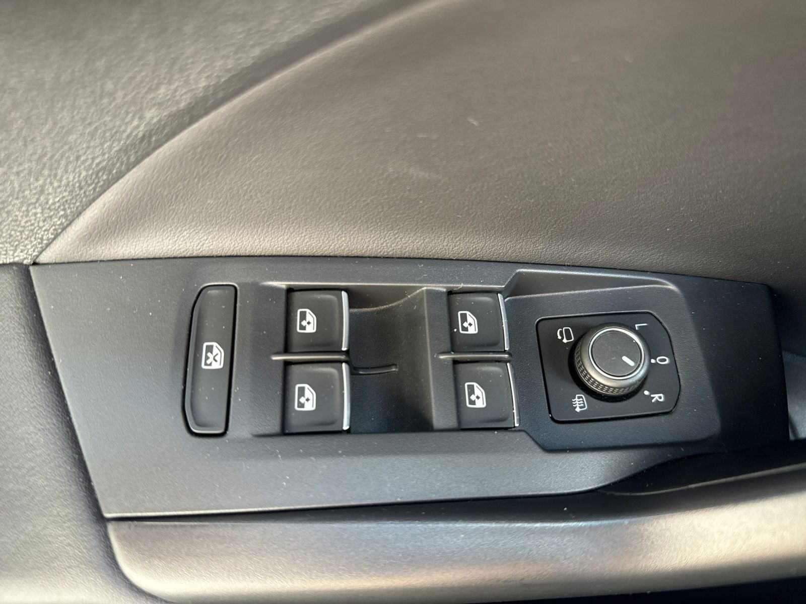 Volkswagen - T-Cross_19