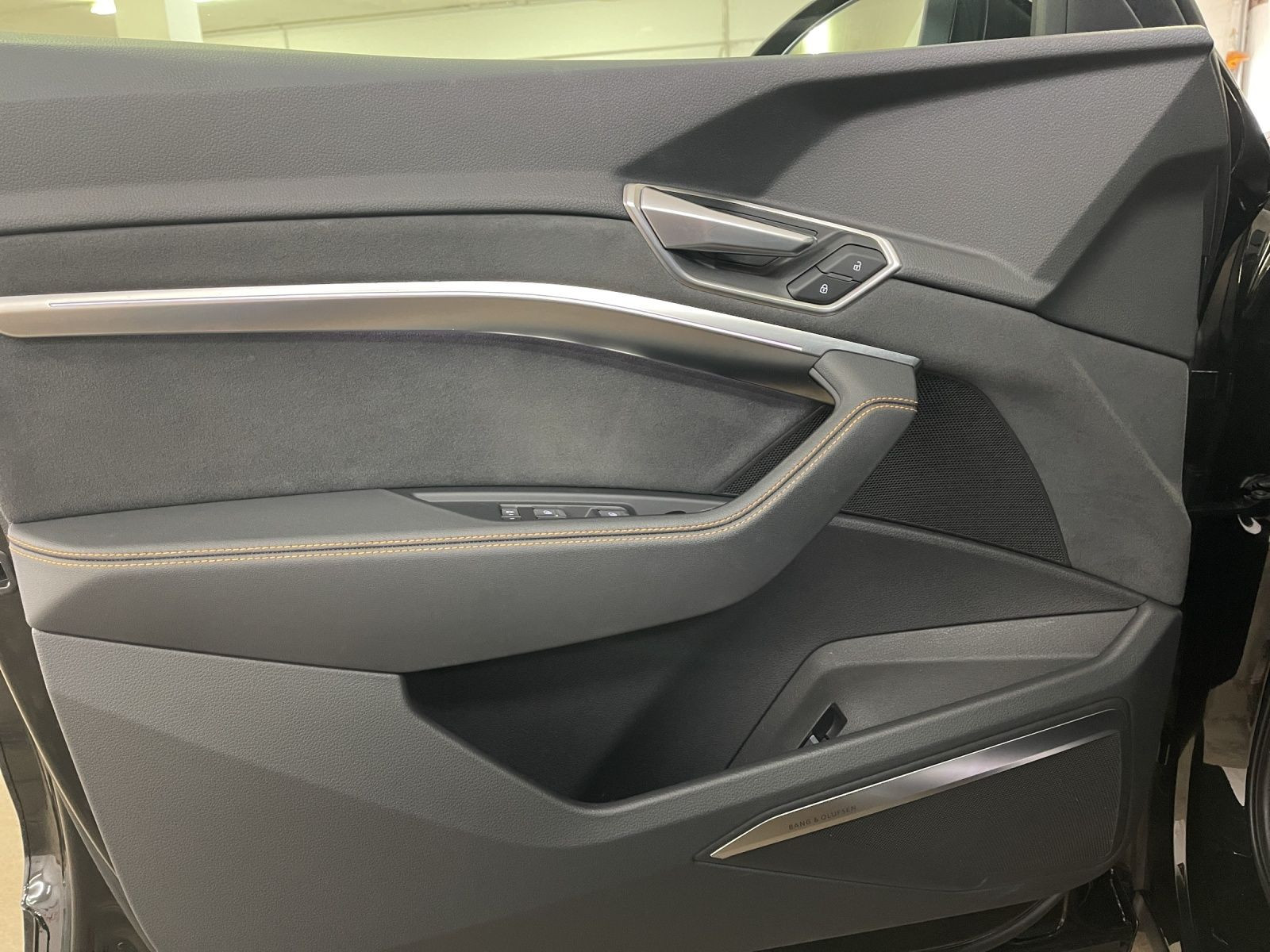 Audi - e-tron Sportback_12
