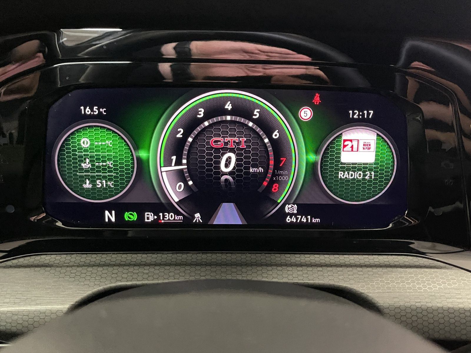 Volkswagen - Golf GTI_9