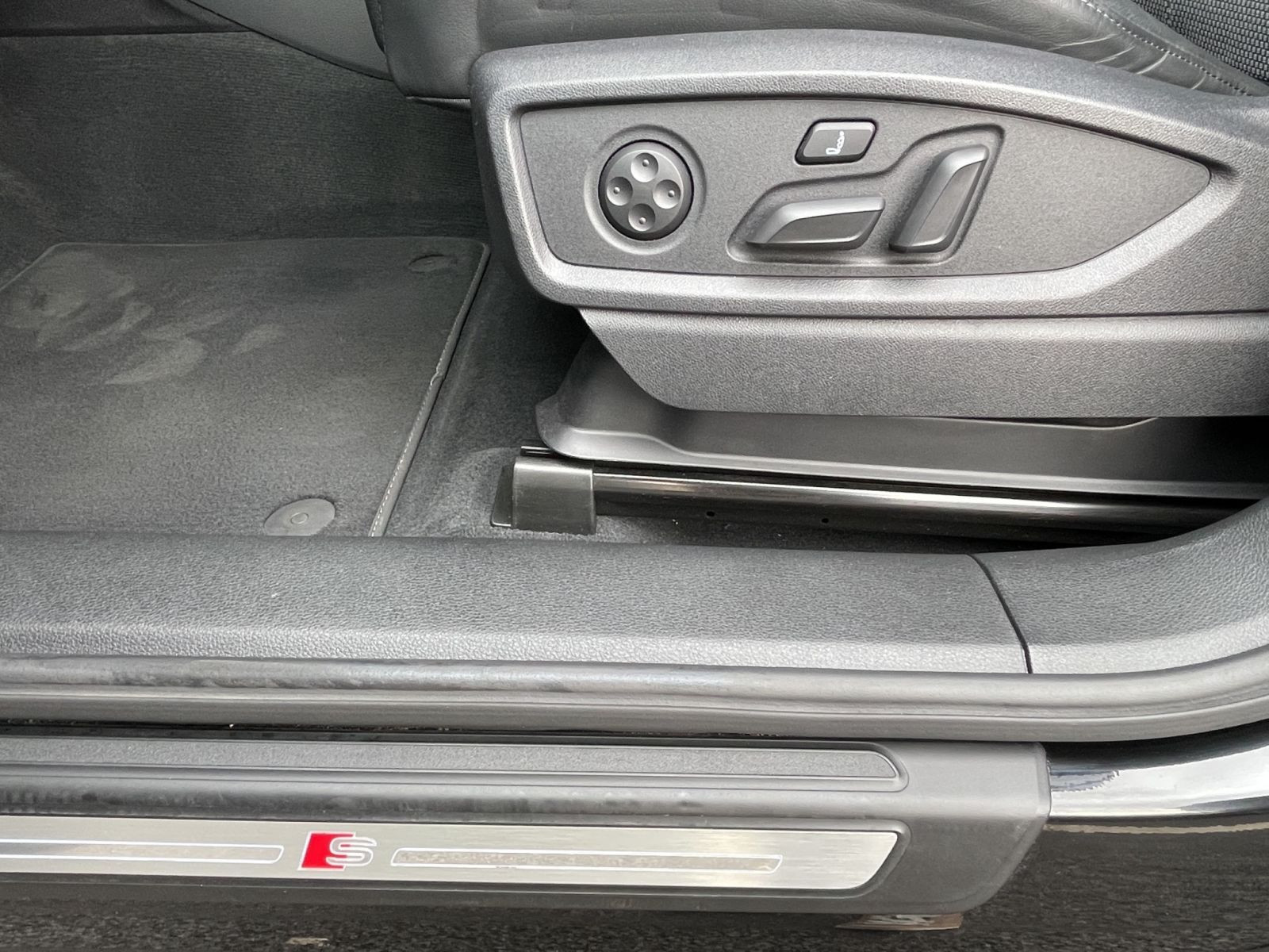 Audi - Q5_23