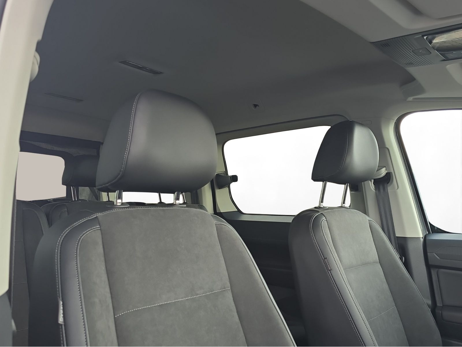 Volkswagen - Caddy Maxi_11