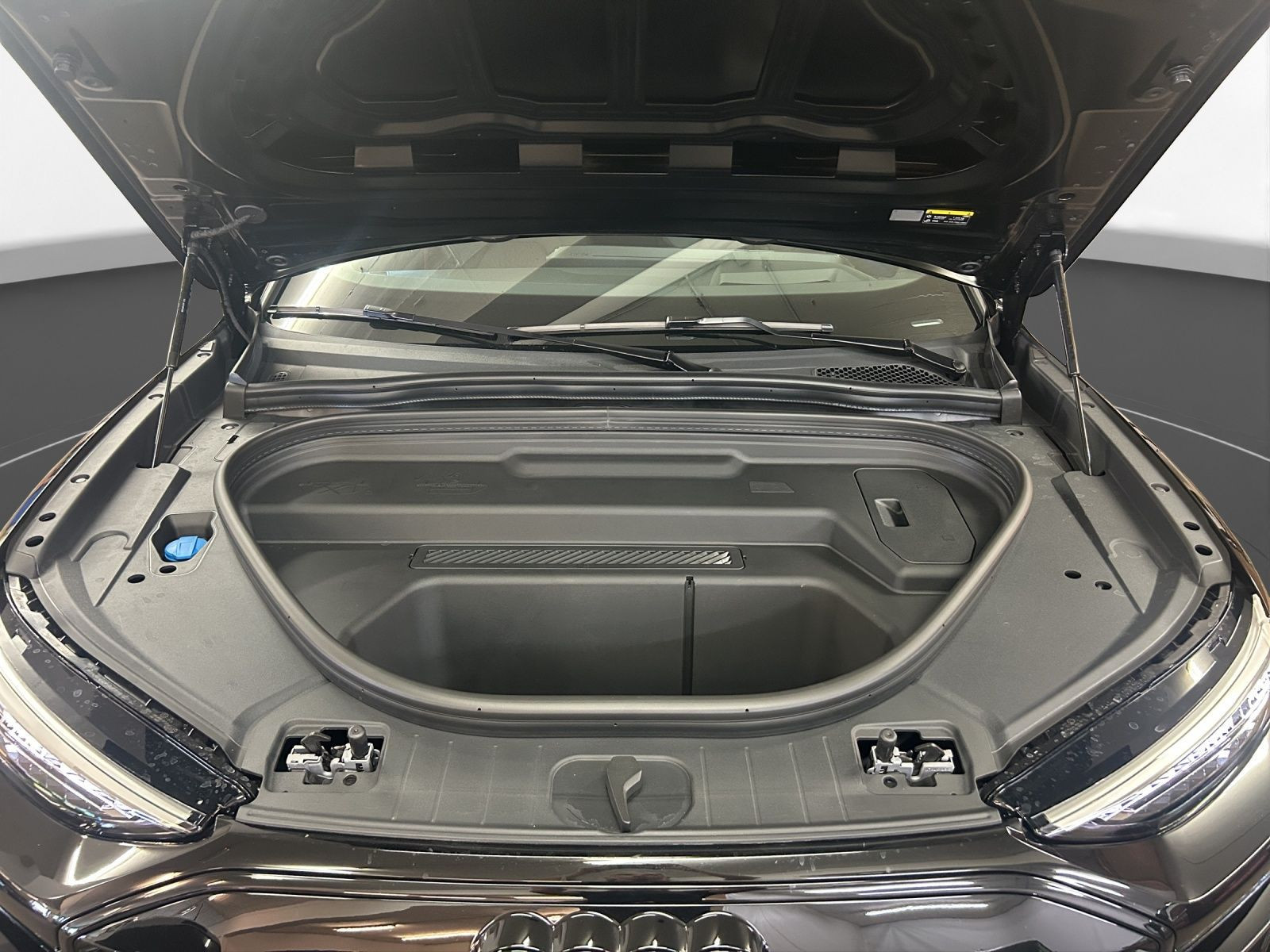 Audi - SQ6 Sportback e-tron_24