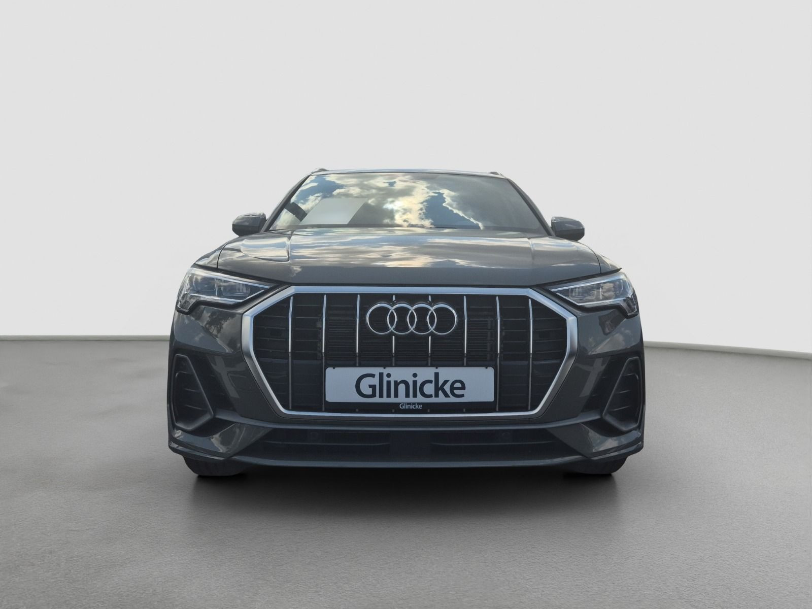 Audi - Q3_4