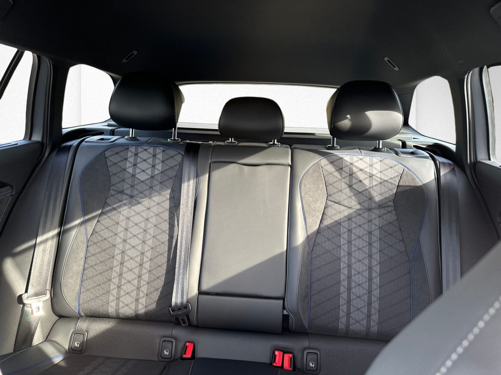 Volkswagen - Passat Variant_11