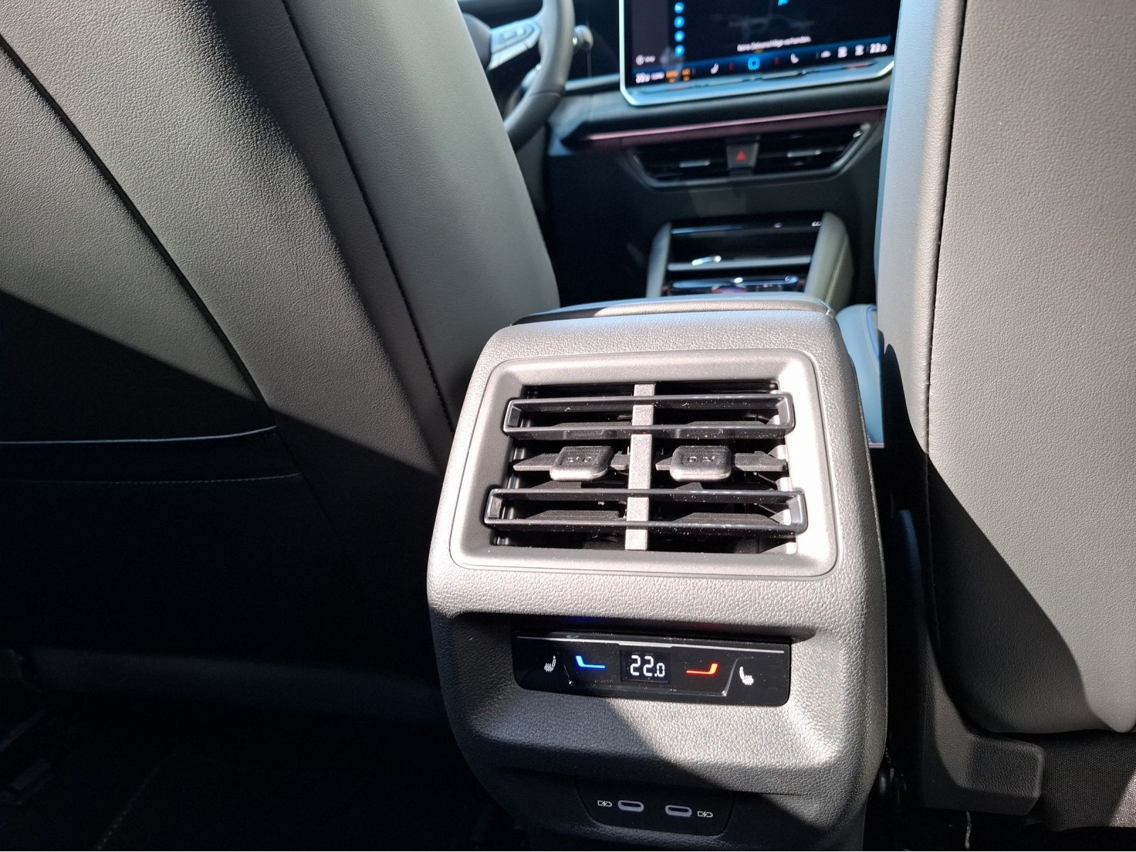 Volkswagen - Tayron_13