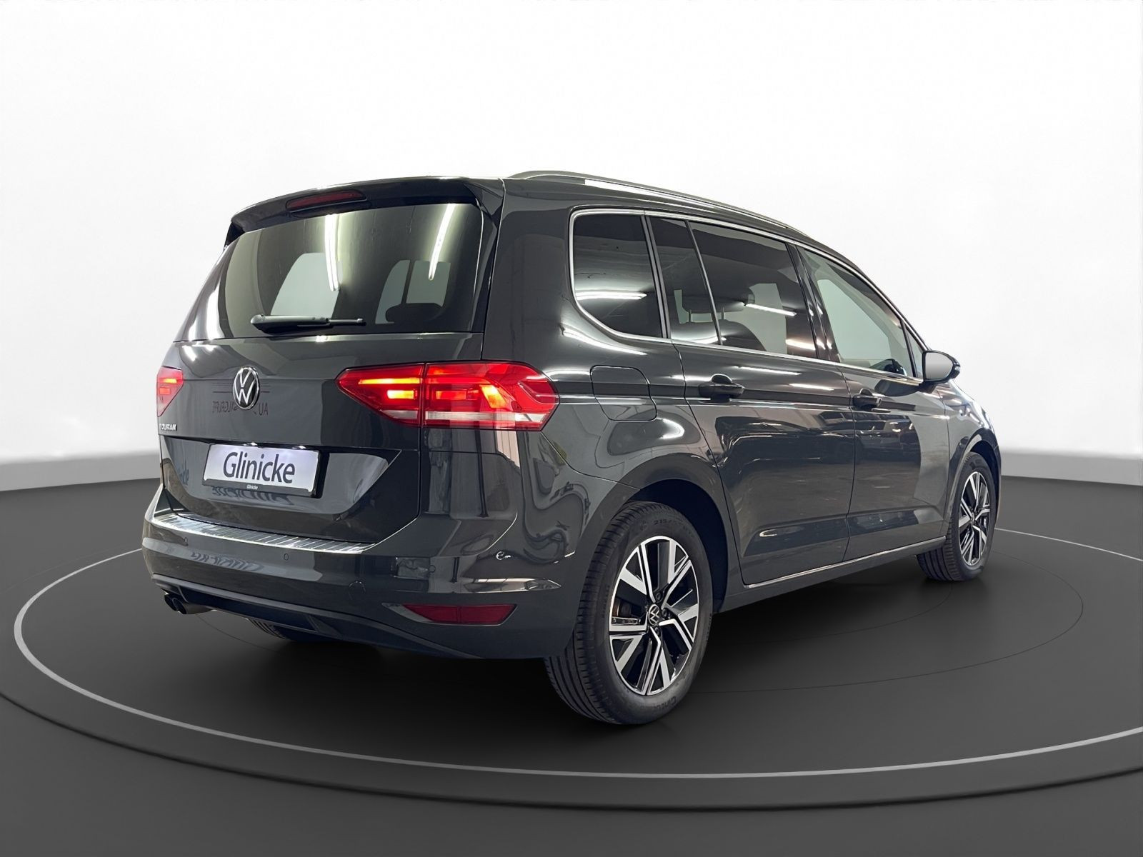 Volkswagen - Touran_4