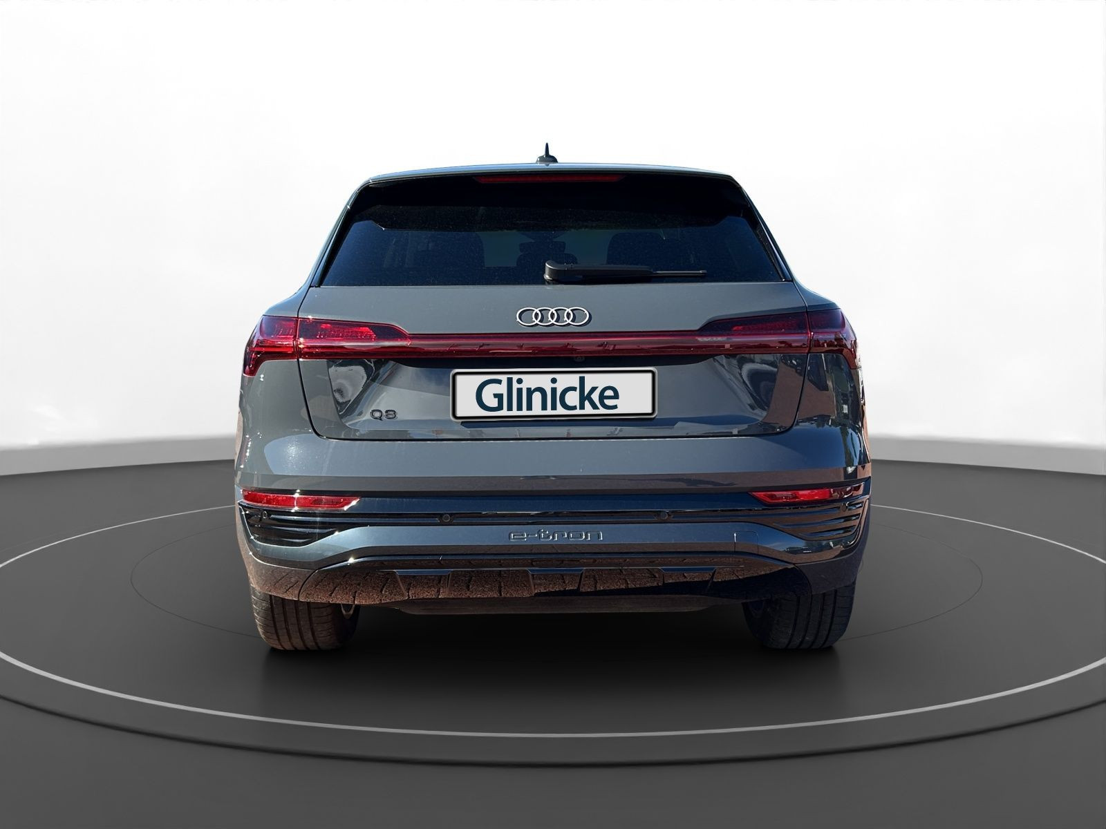 Audi - Q8 e-tron_11