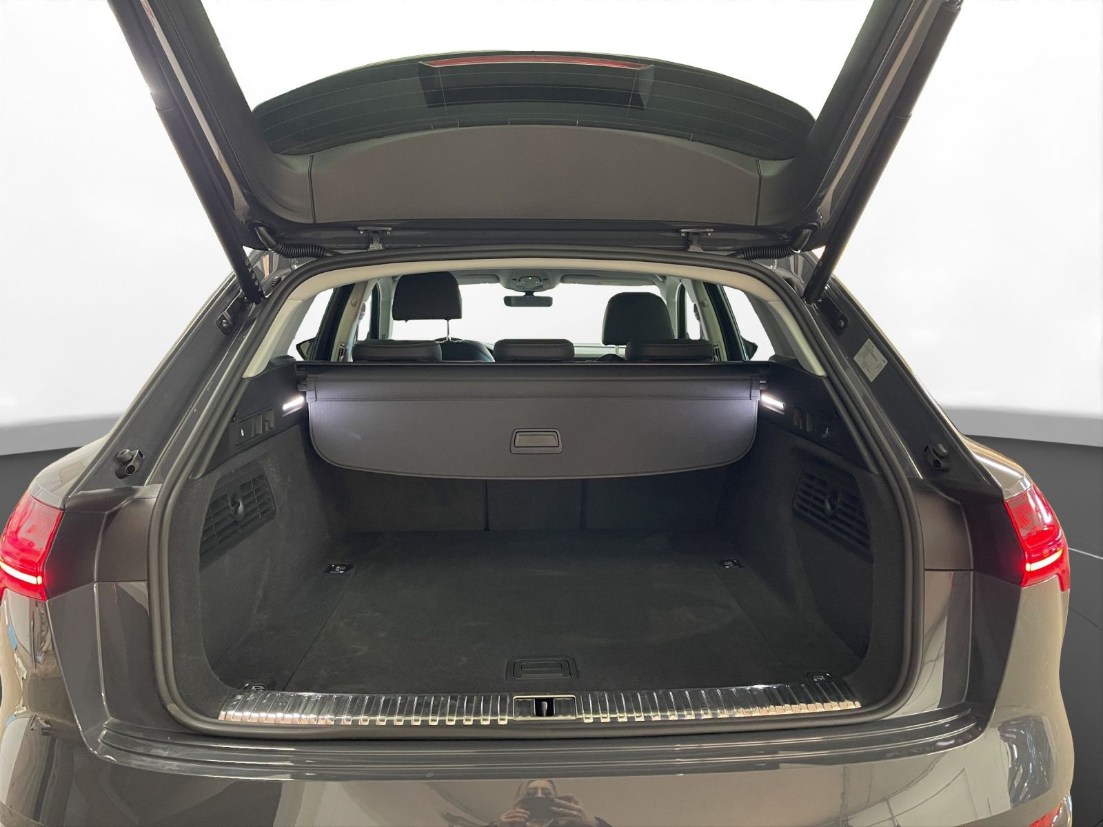 Audi - Q8 e-tron_22