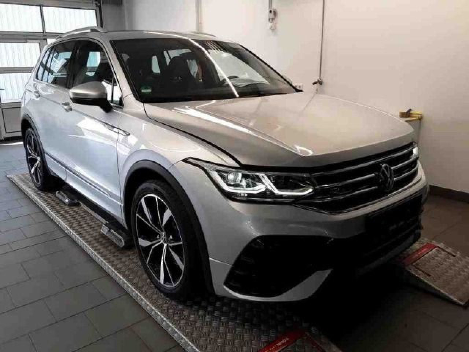 Volkswagen - Tiguan_5