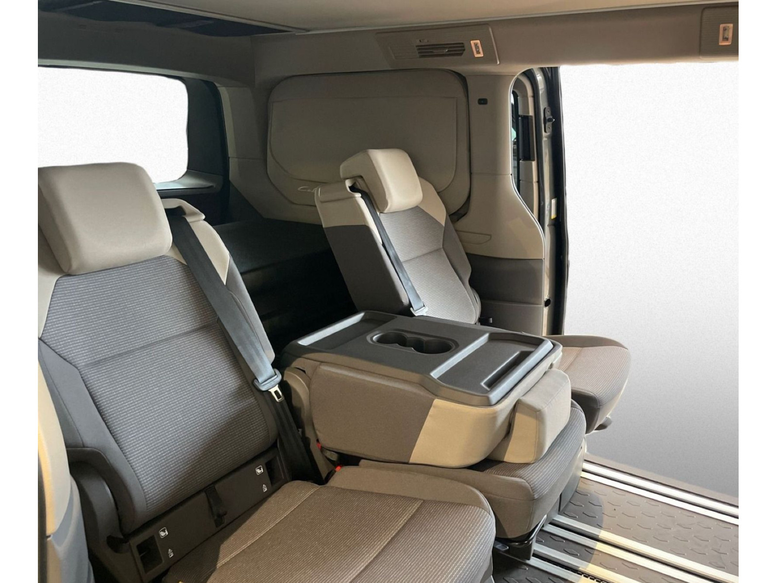 Volkswagen - California_17