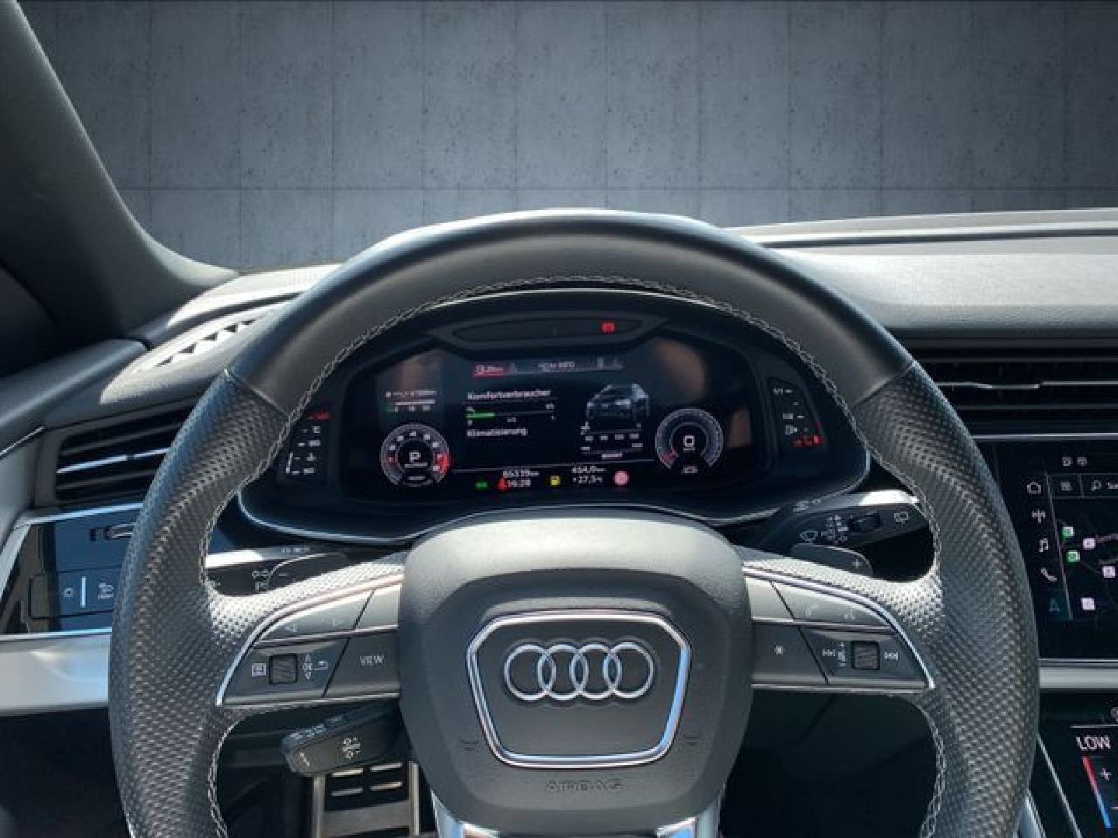 Audi - SQ8_25