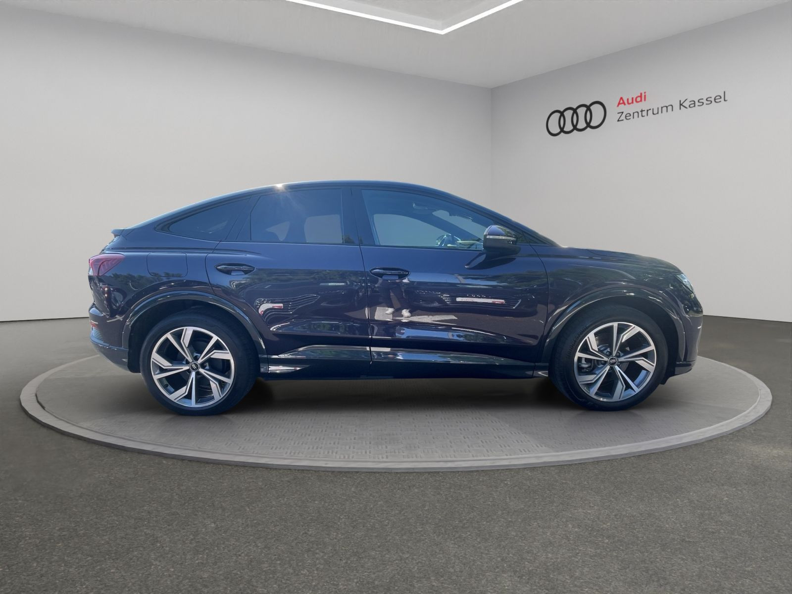 Audi - Q4 Sportback e-tron_8