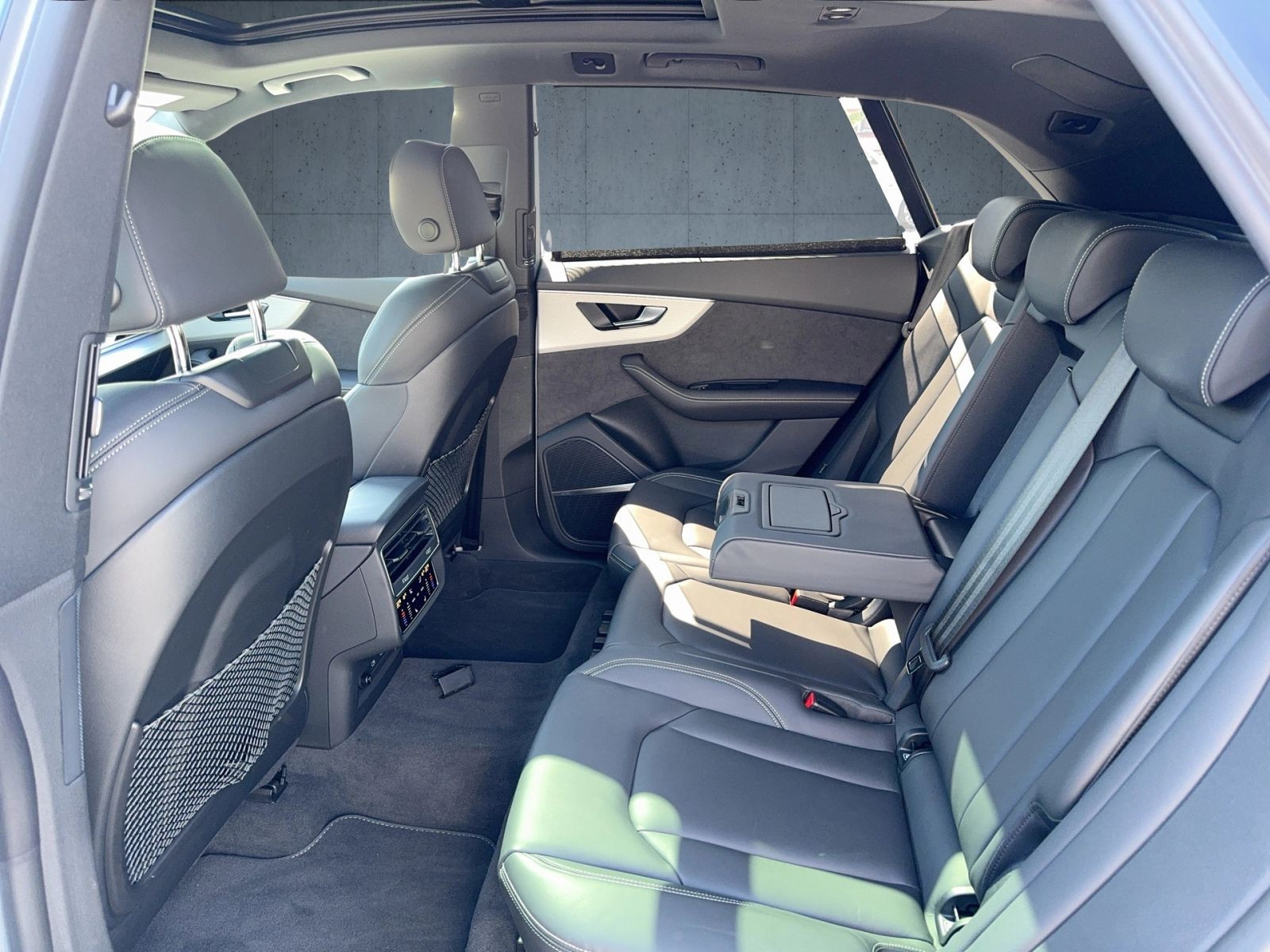 Audi - Q8_12 Audi - Q8_12