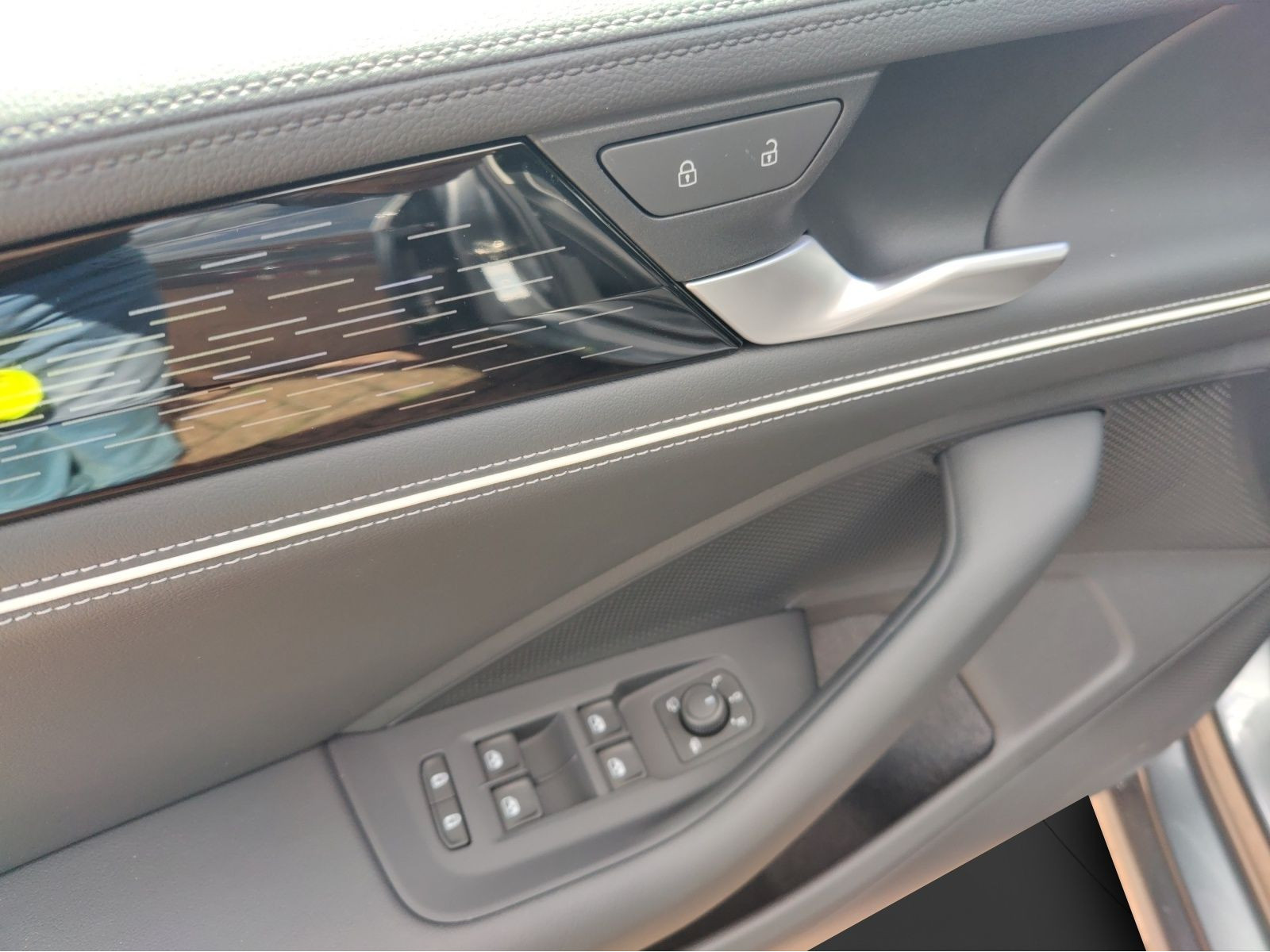 Volkswagen - Passat_5