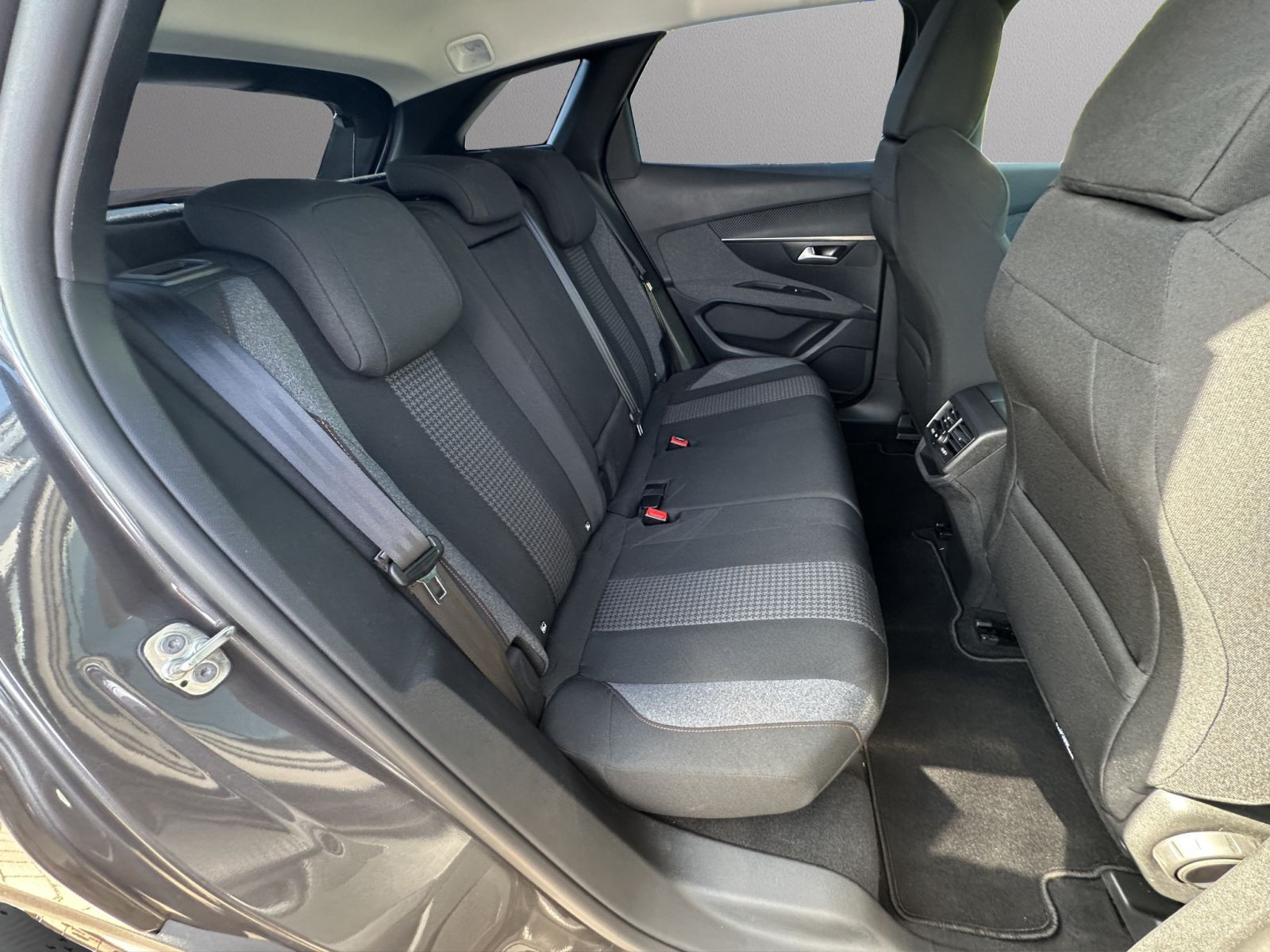 Peugeot - 3008_19