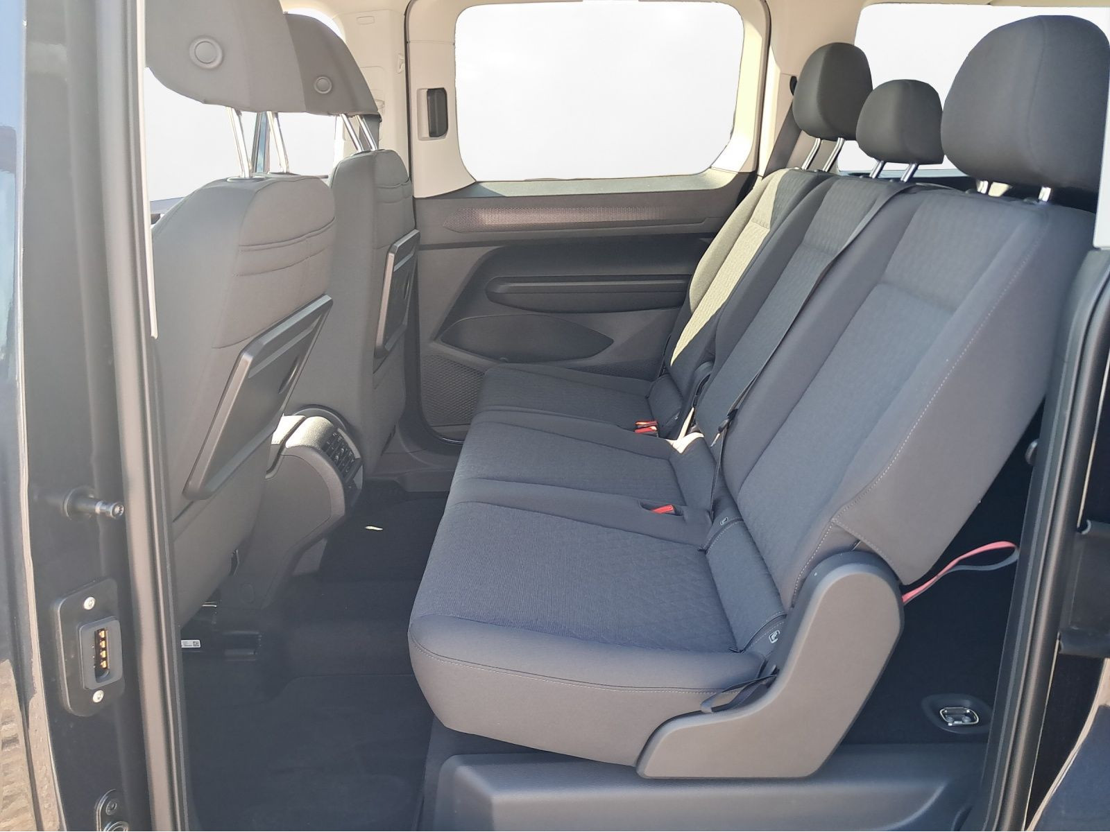 Volkswagen - Caddy Maxi_12
