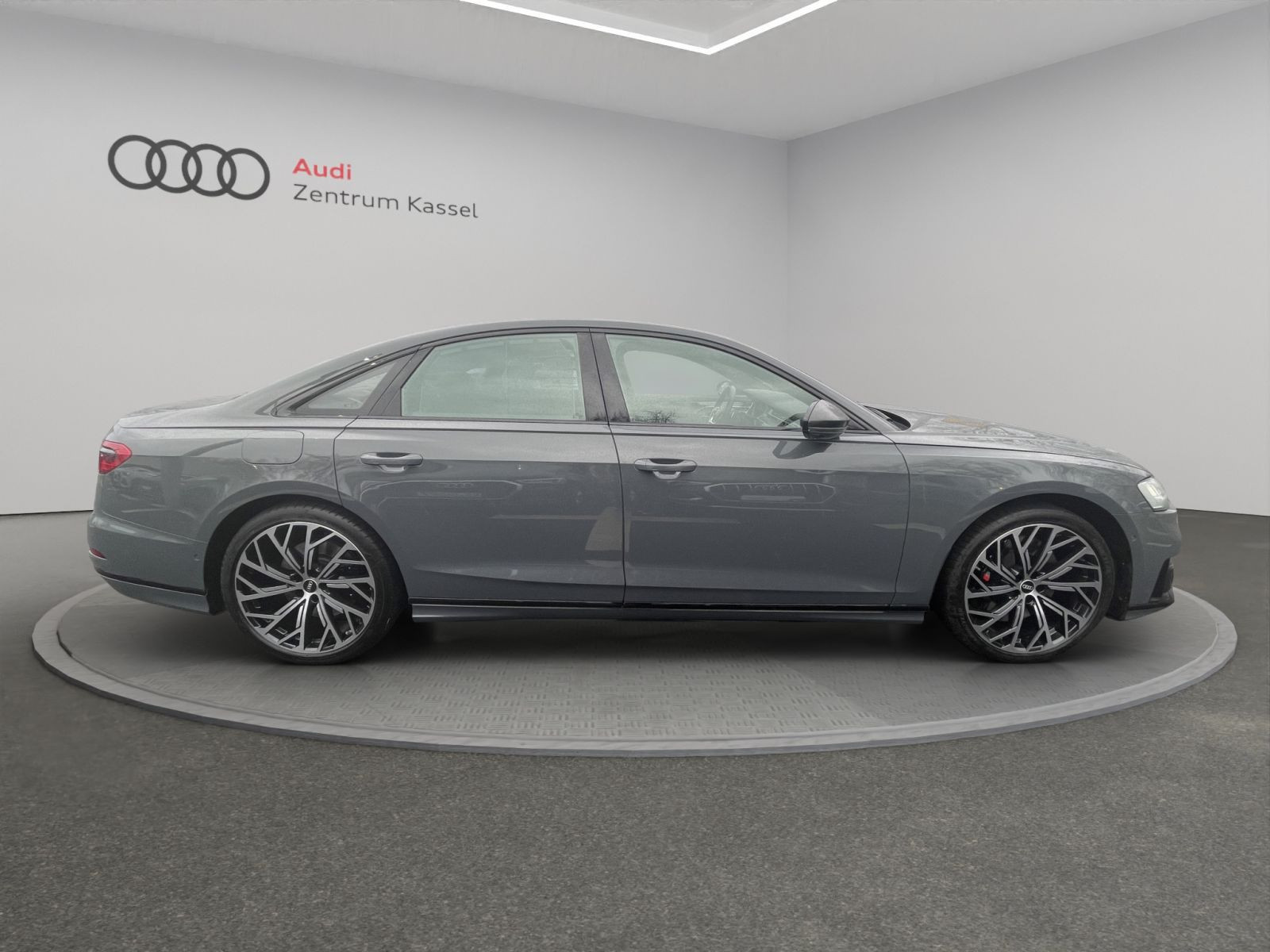 Audi - S8_6