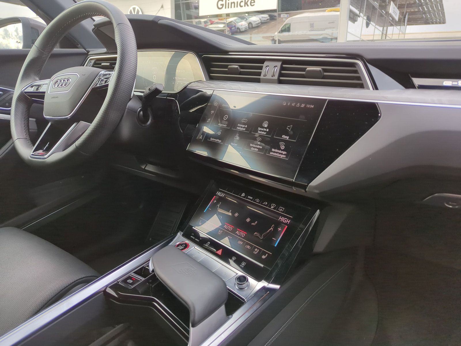 Audi - e-tron S Sportback_8