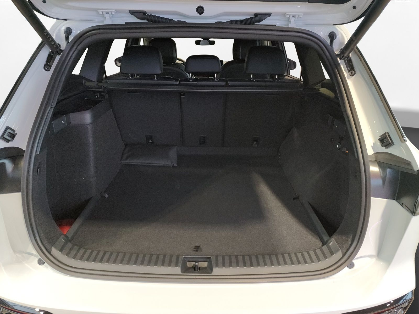 Volkswagen - Tayron_11