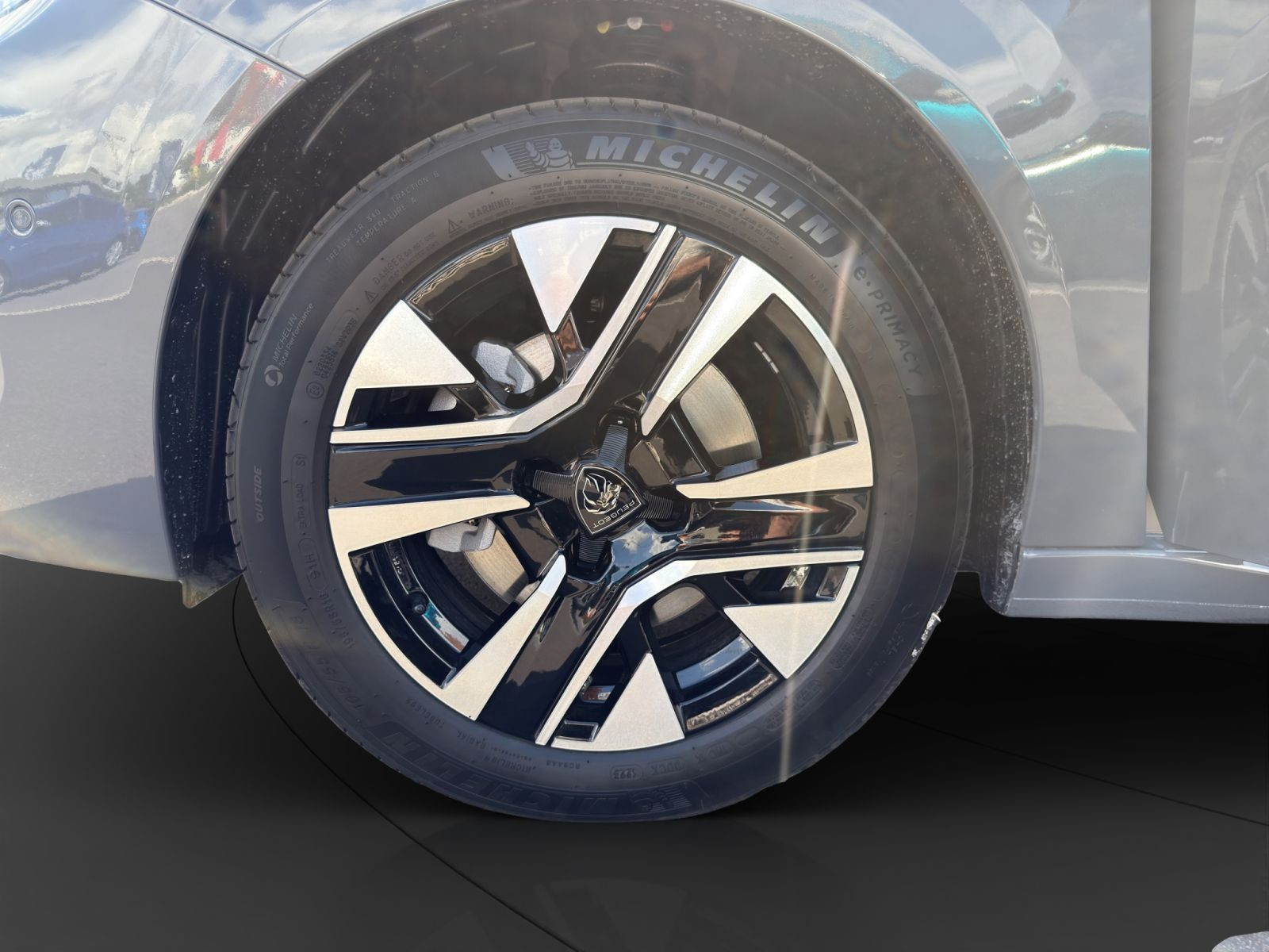 Peugeot - 208_13