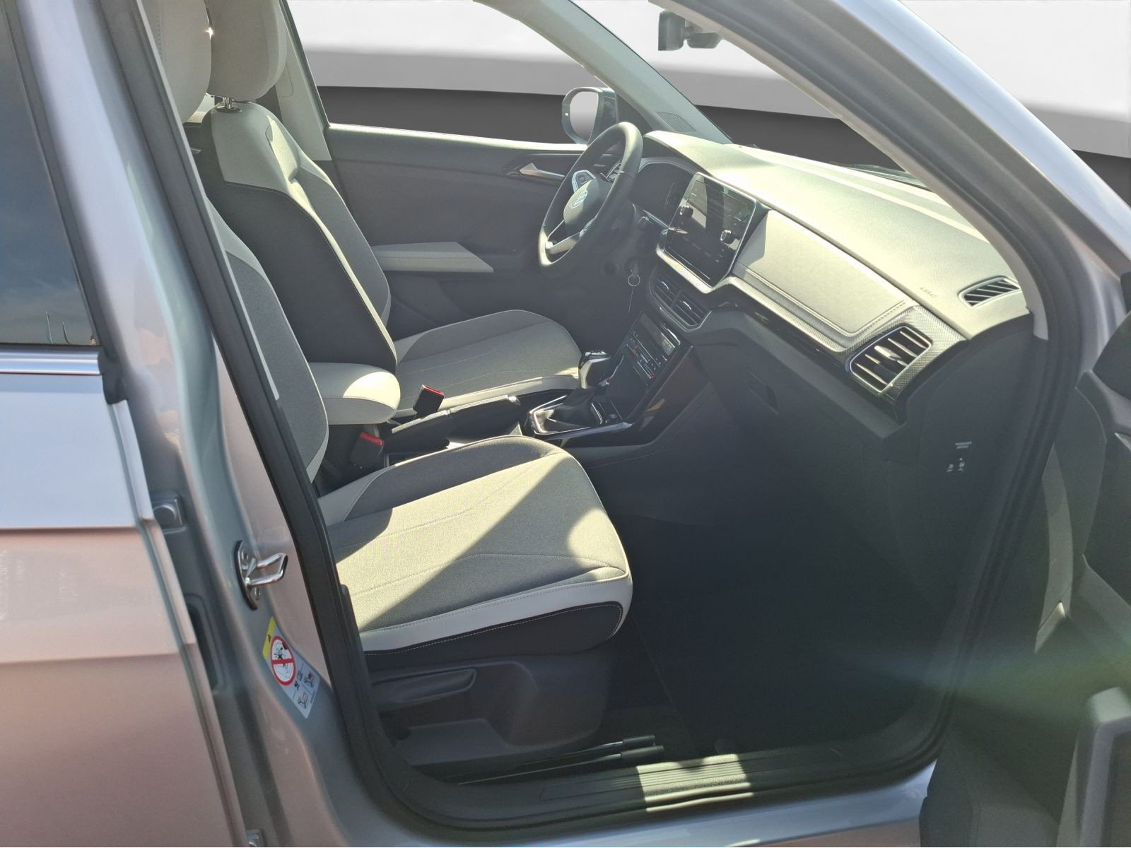 Volkswagen - T-Cross_12