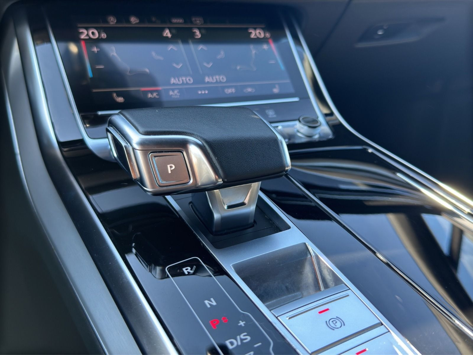 Audi - Q7_14