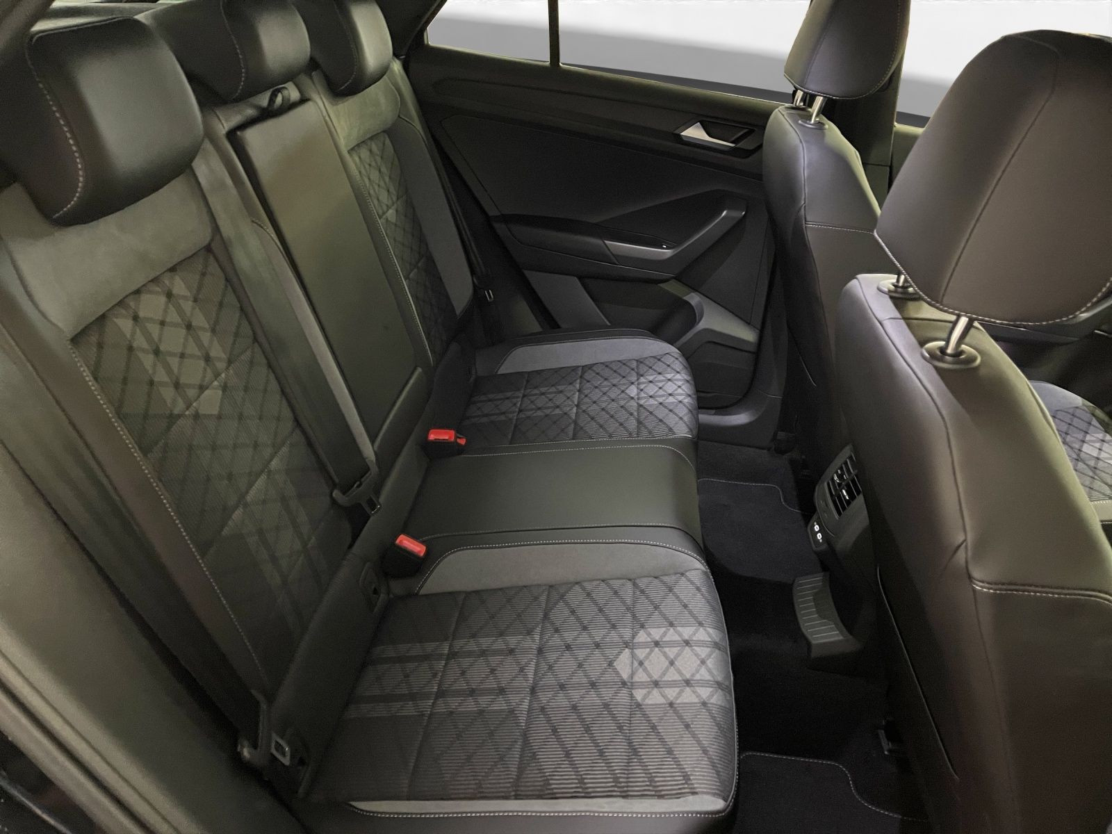 Volkswagen - T-Roc_14