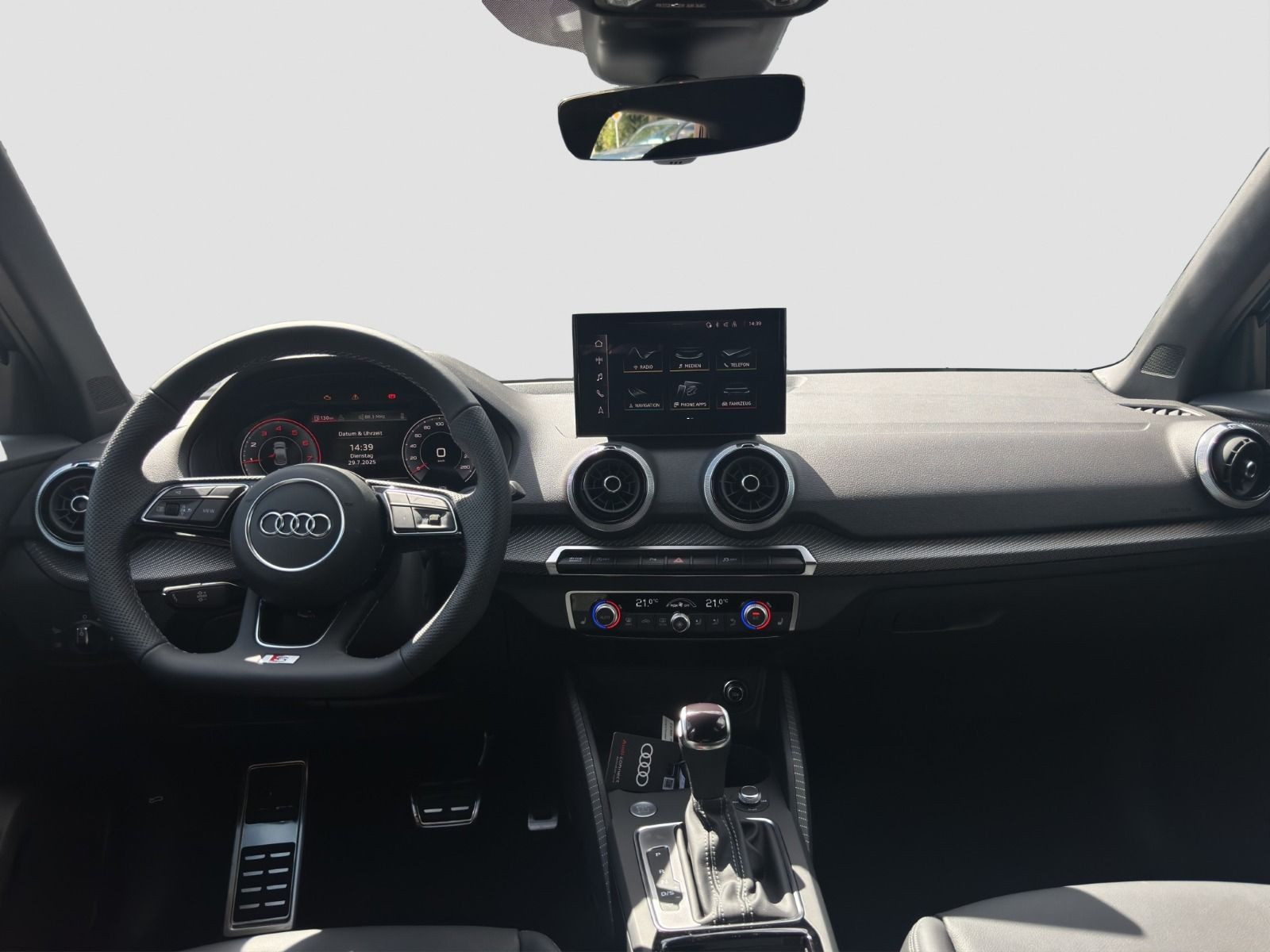 Audi - Q2_16