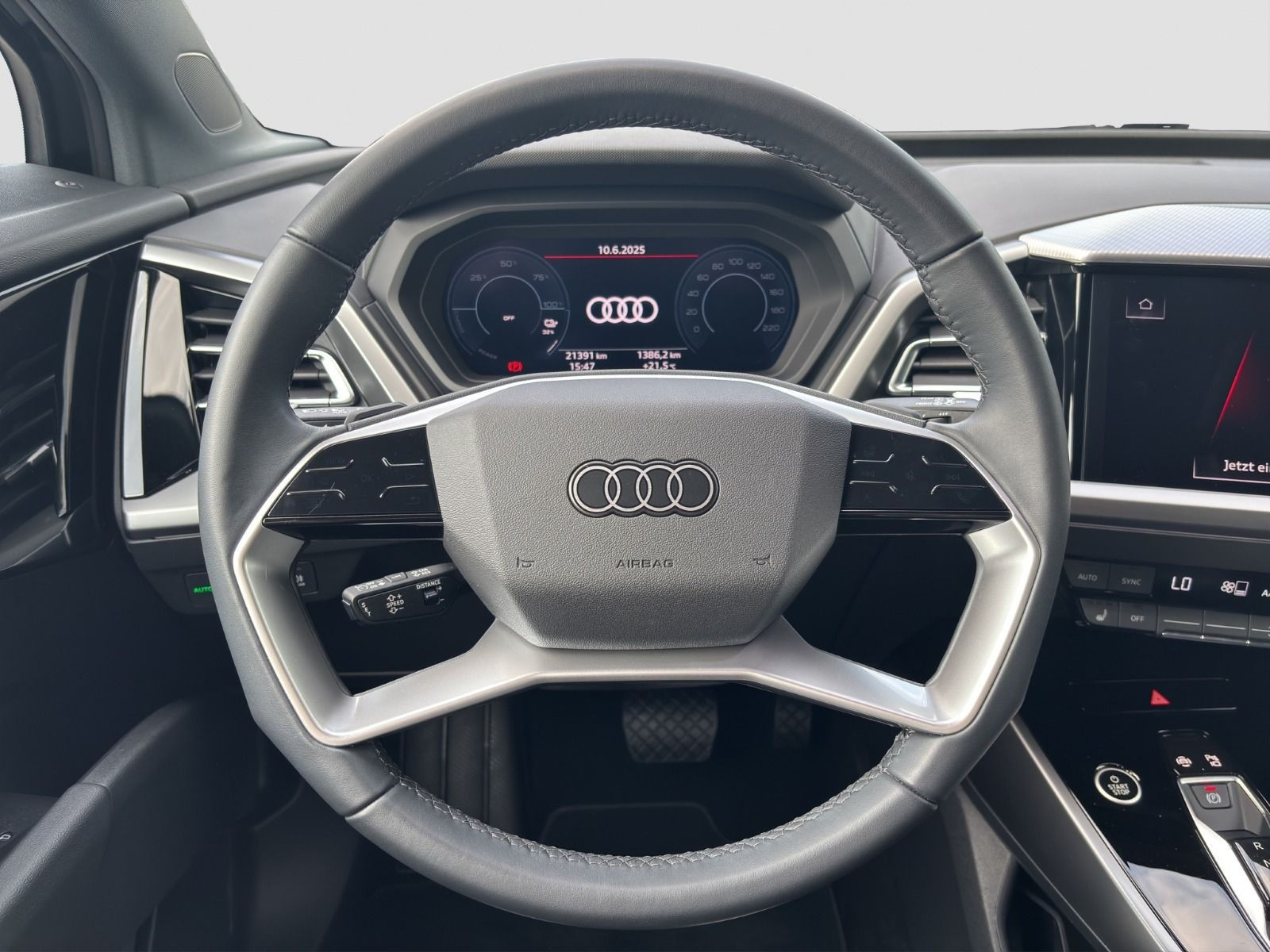 Audi - Q4 e-tron_9